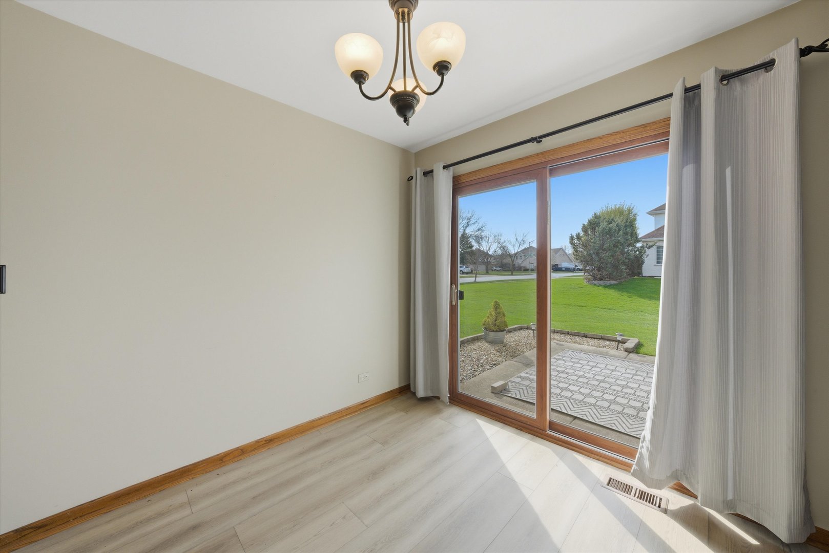 7770 Bristol Park Drive, Tinley Park, IL 60477