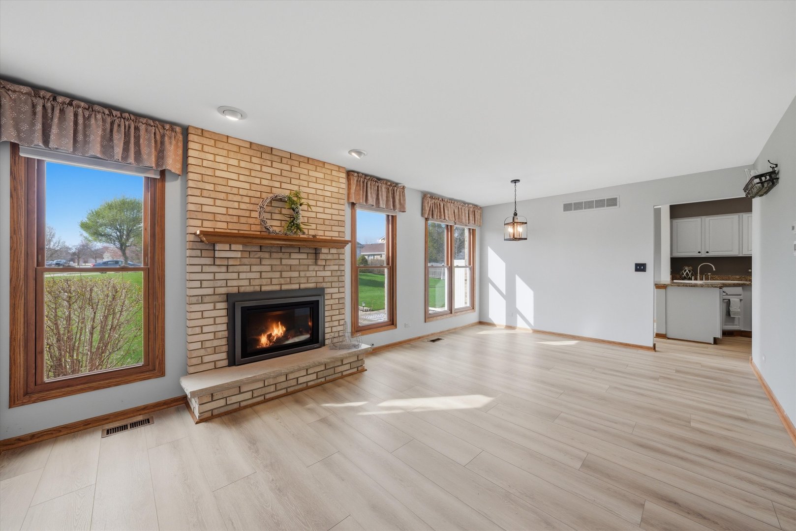 7770 Bristol Park Drive, Tinley Park, IL 60477