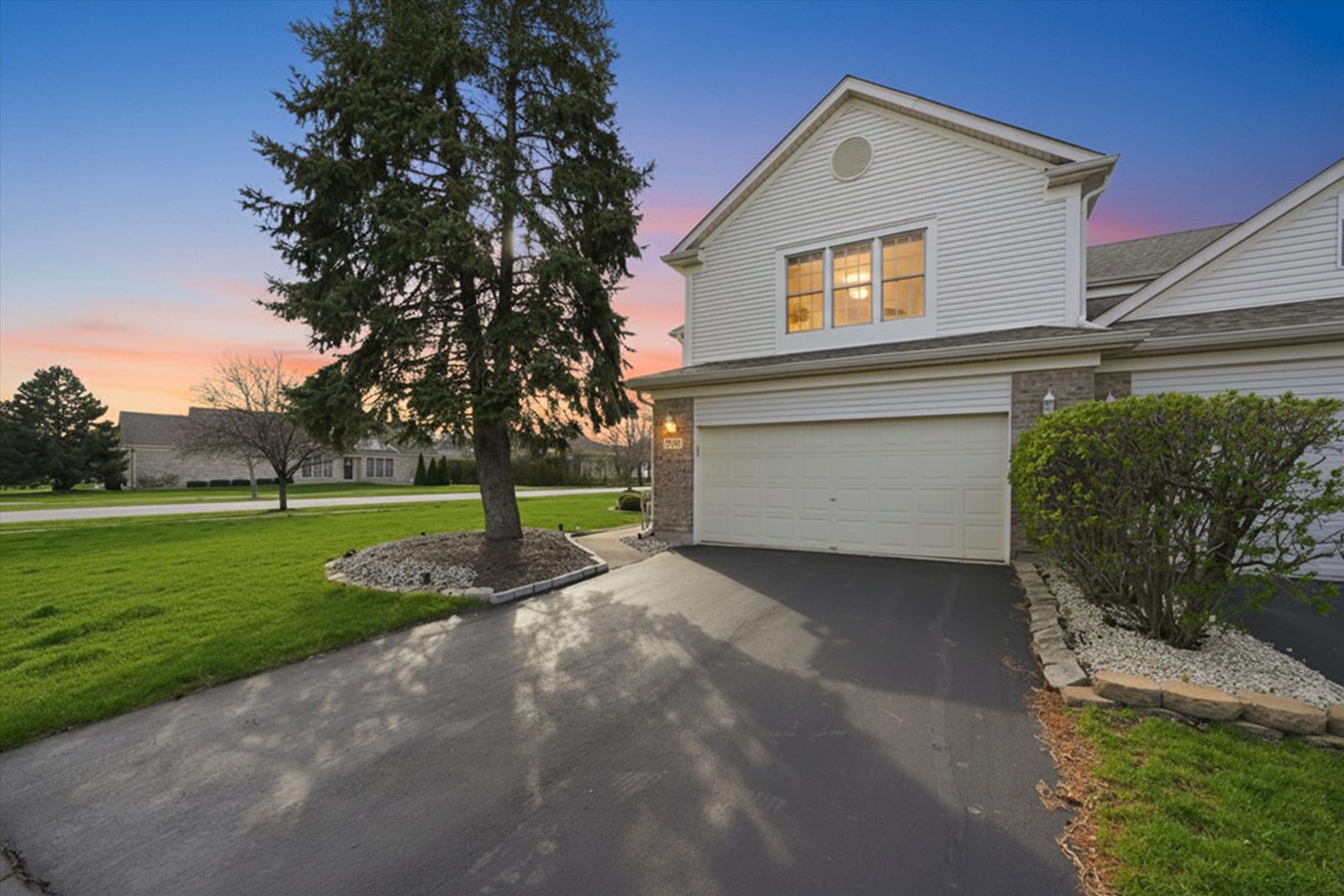 7770 Bristol Park Drive, Tinley Park, IL 60477