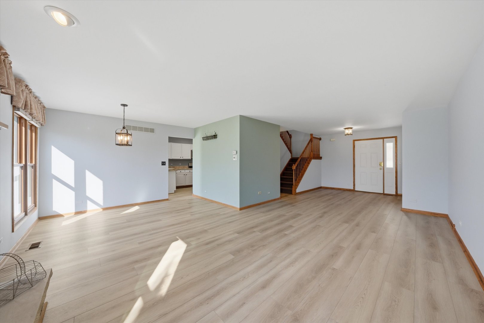 7770 Bristol Park Drive, Tinley Park, IL 60477