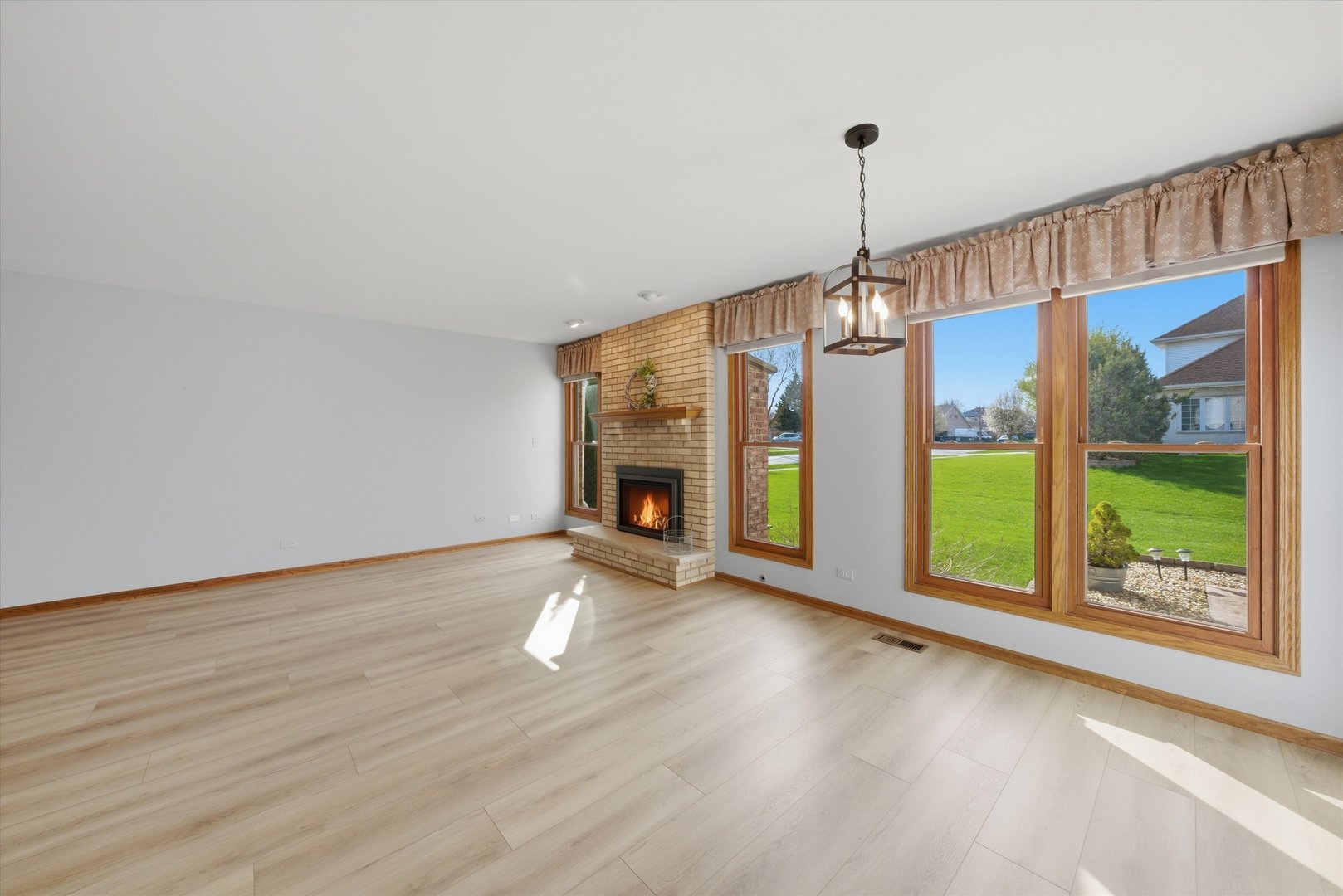 7770 Bristol Park Drive, Tinley Park, IL 60477