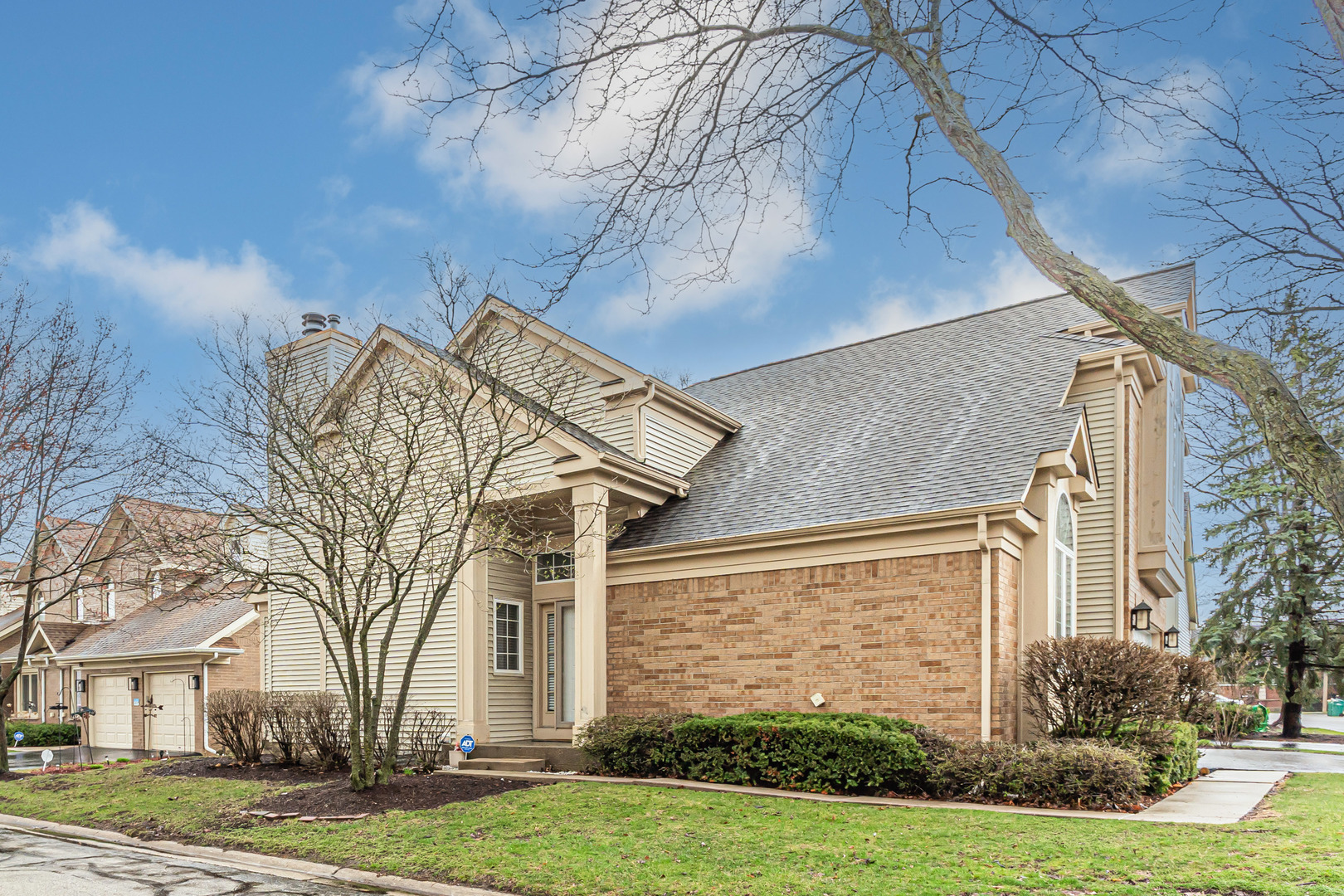 141 Manchester Court, Buffalo Grove, IL 60089