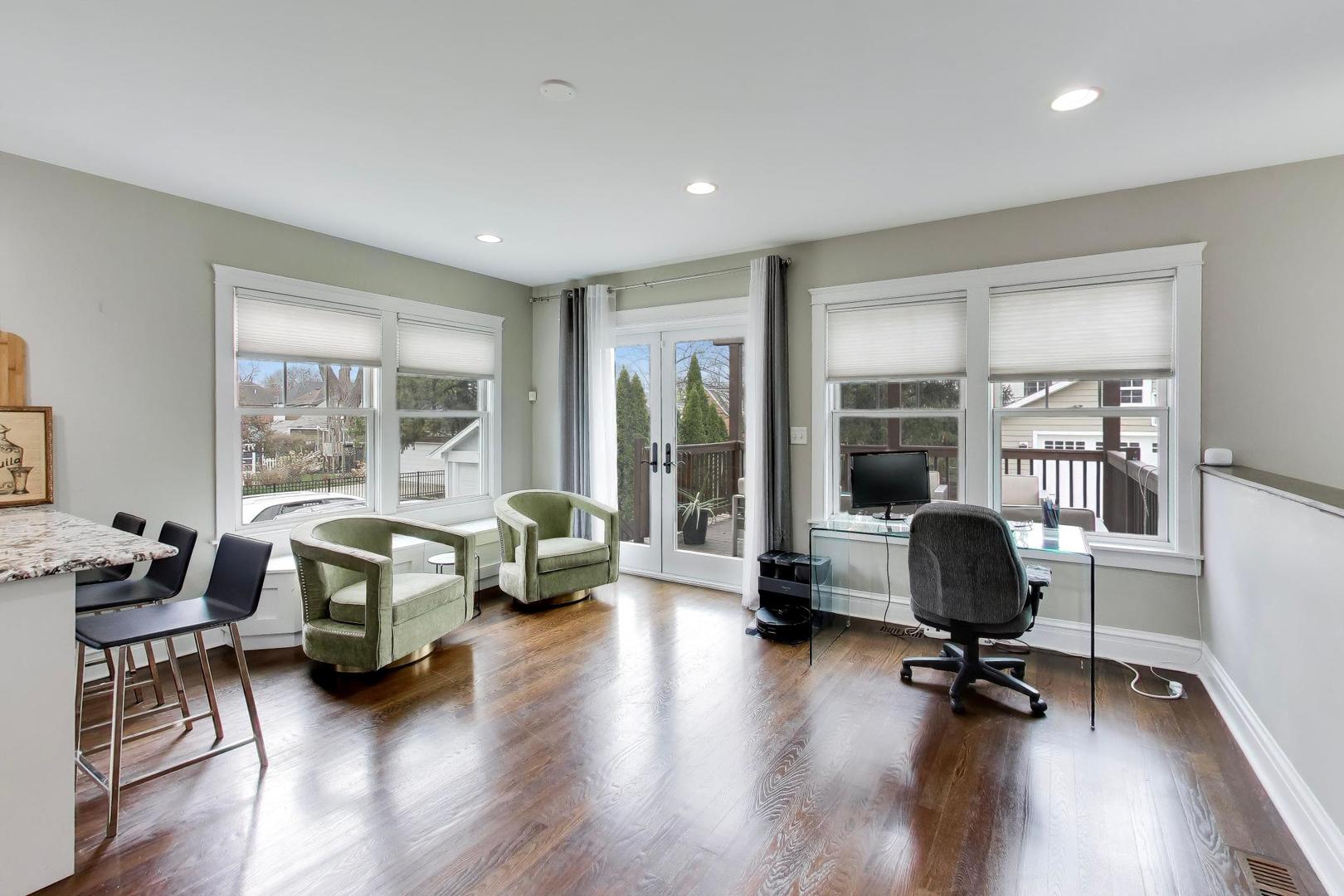 274 N Oak Street, Elmhurst, IL 60126