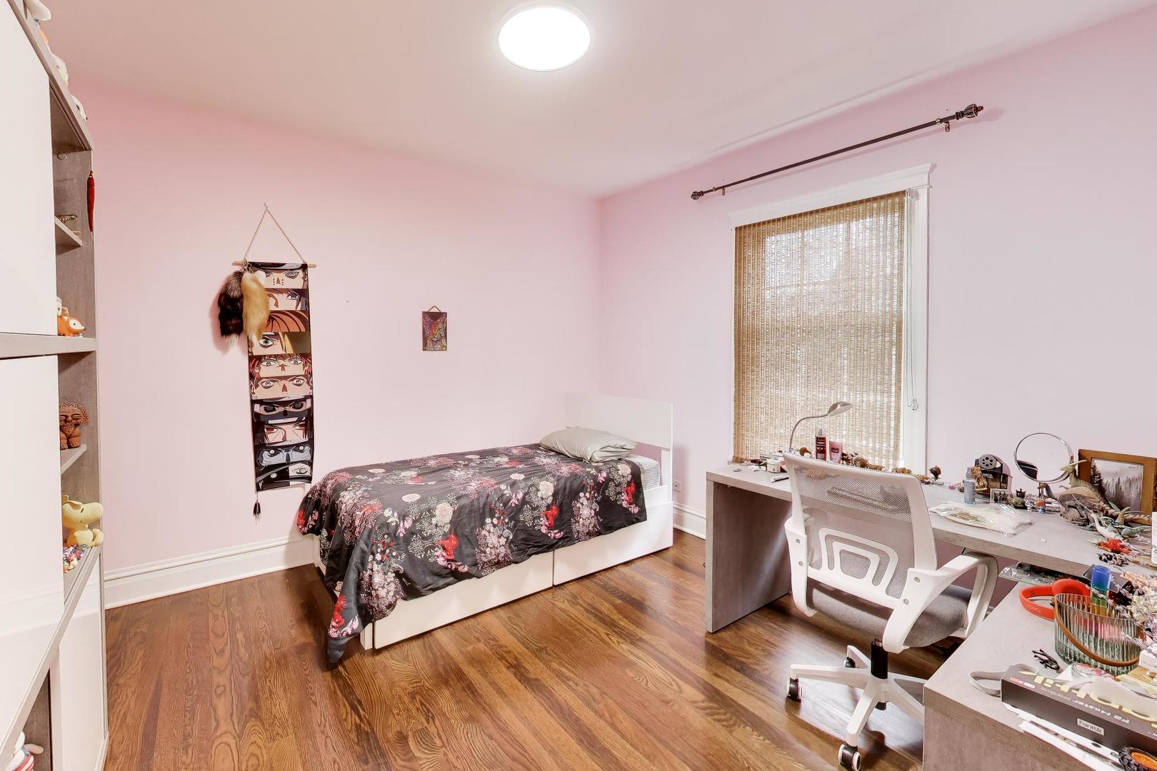 274 N Oak Street, Elmhurst, IL 60126