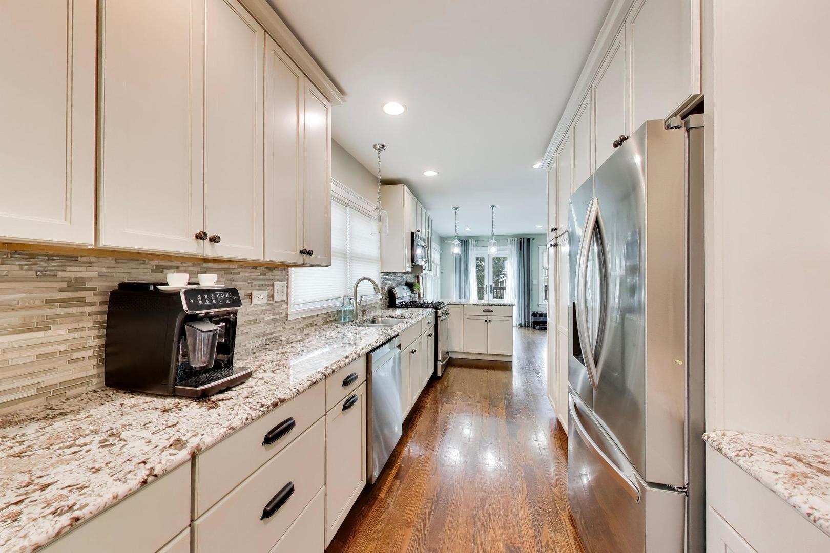 274 N Oak Street, Elmhurst, IL 60126