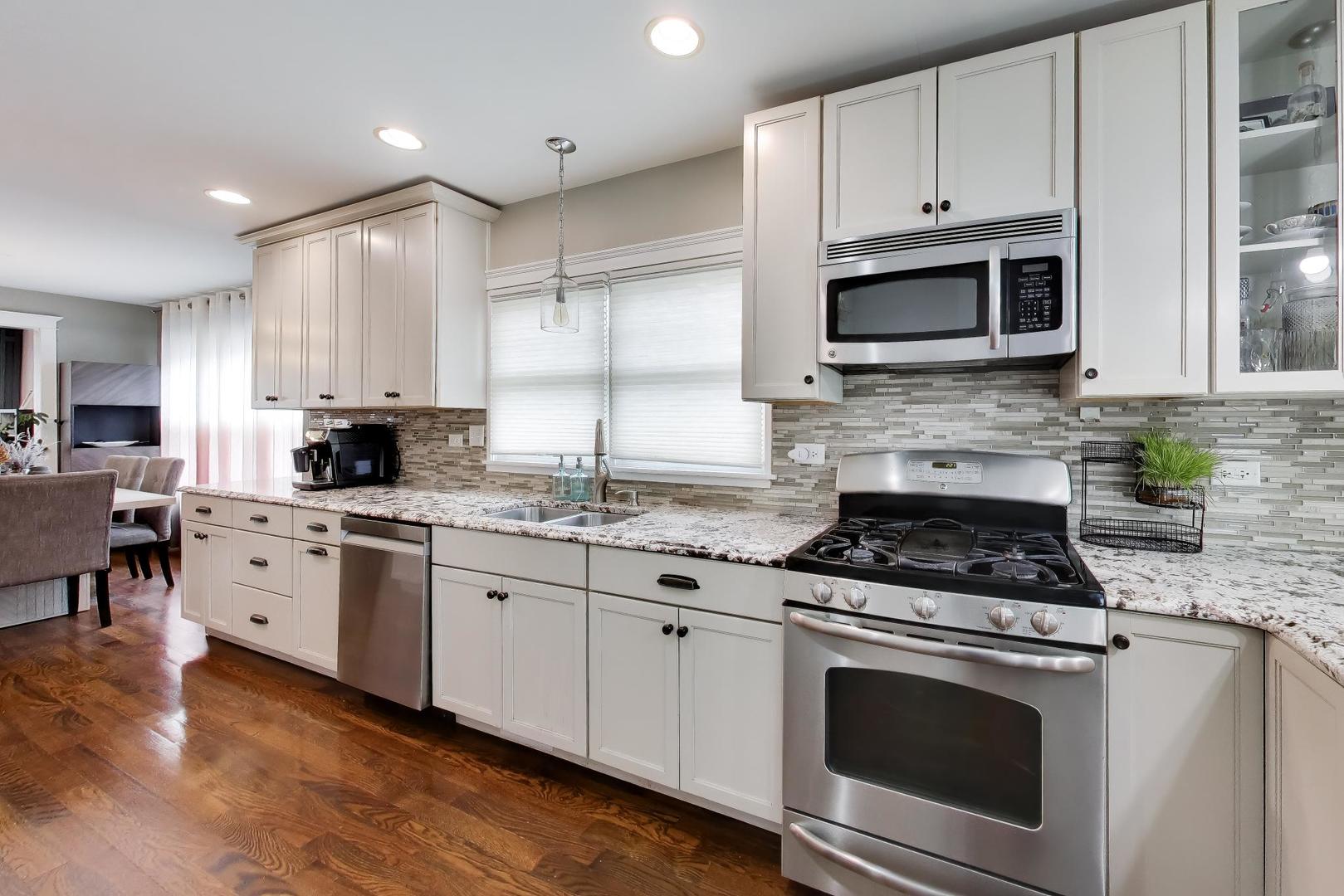 274 N Oak Street, Elmhurst, IL 60126