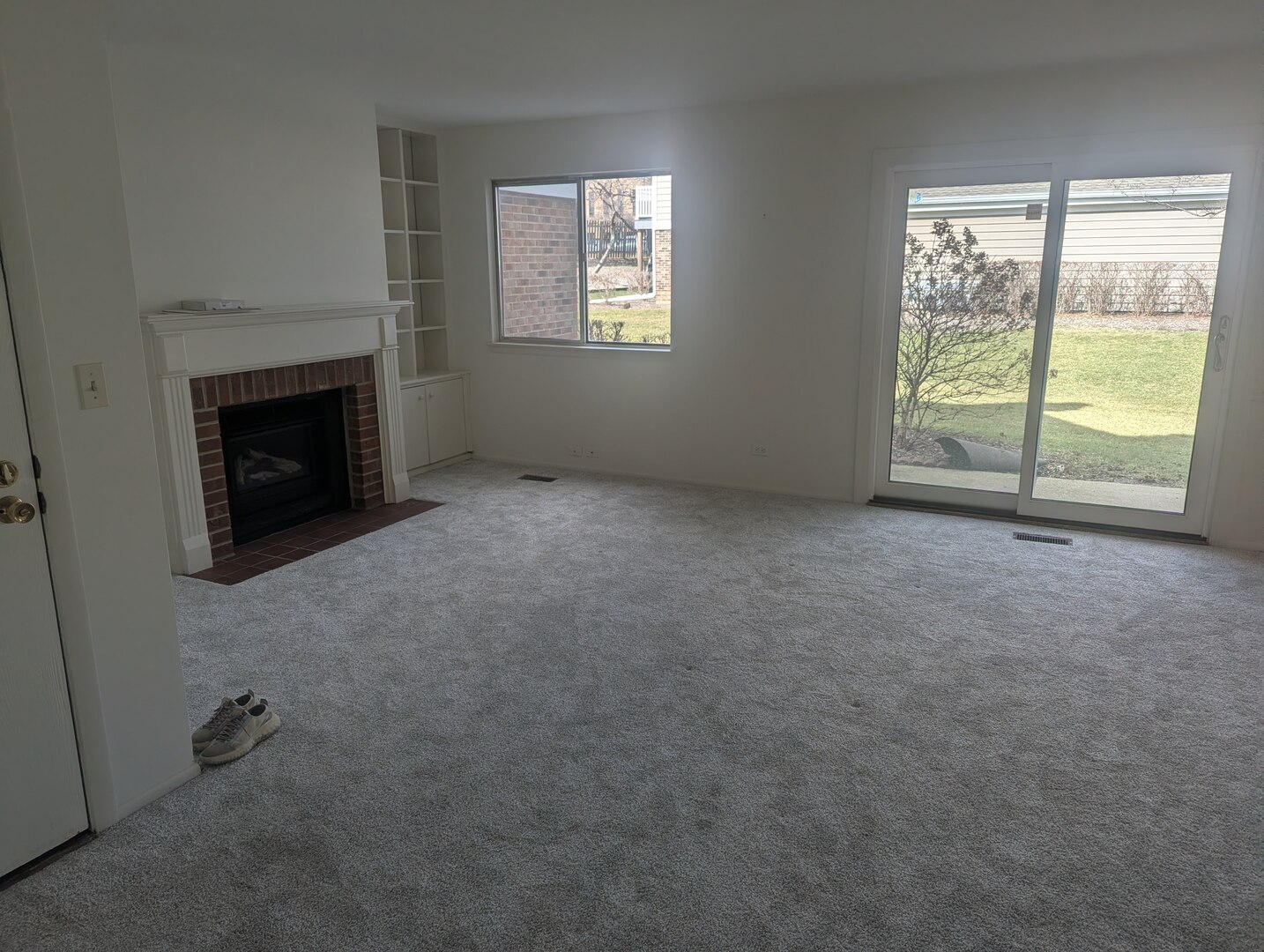 600 Eastview Court #X1, Schaumburg, IL 60193