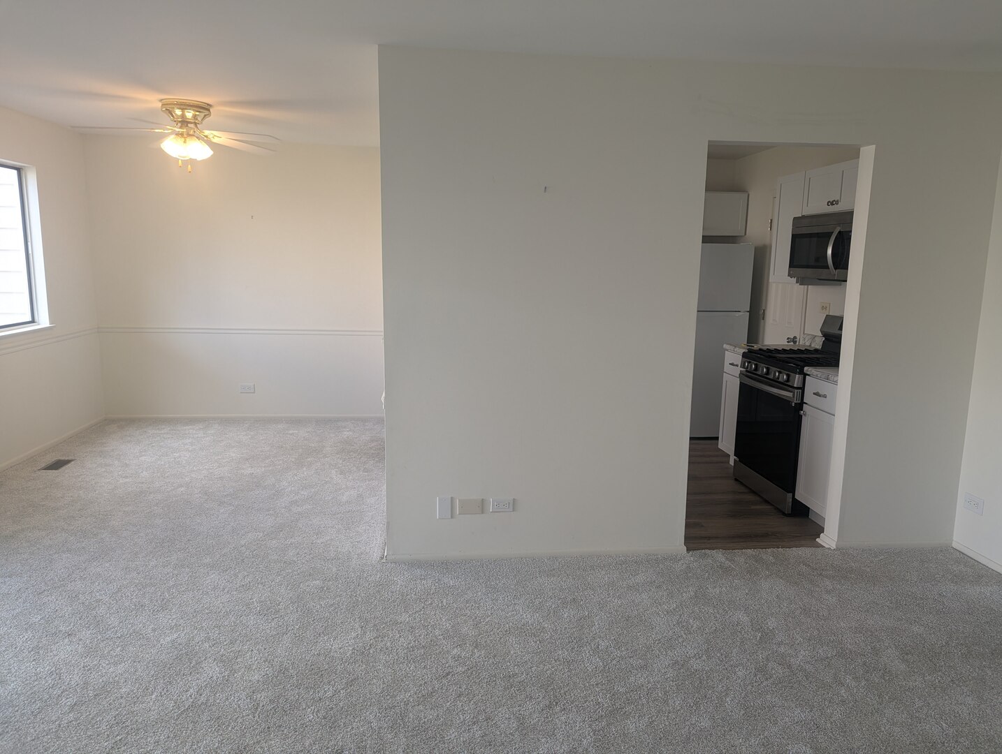 600 Eastview Court #X1, Schaumburg, IL 60193