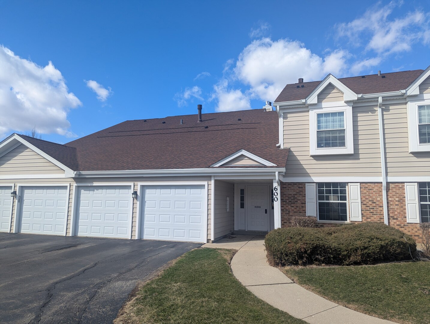 600 Eastview Court #X1, Schaumburg, IL 60193