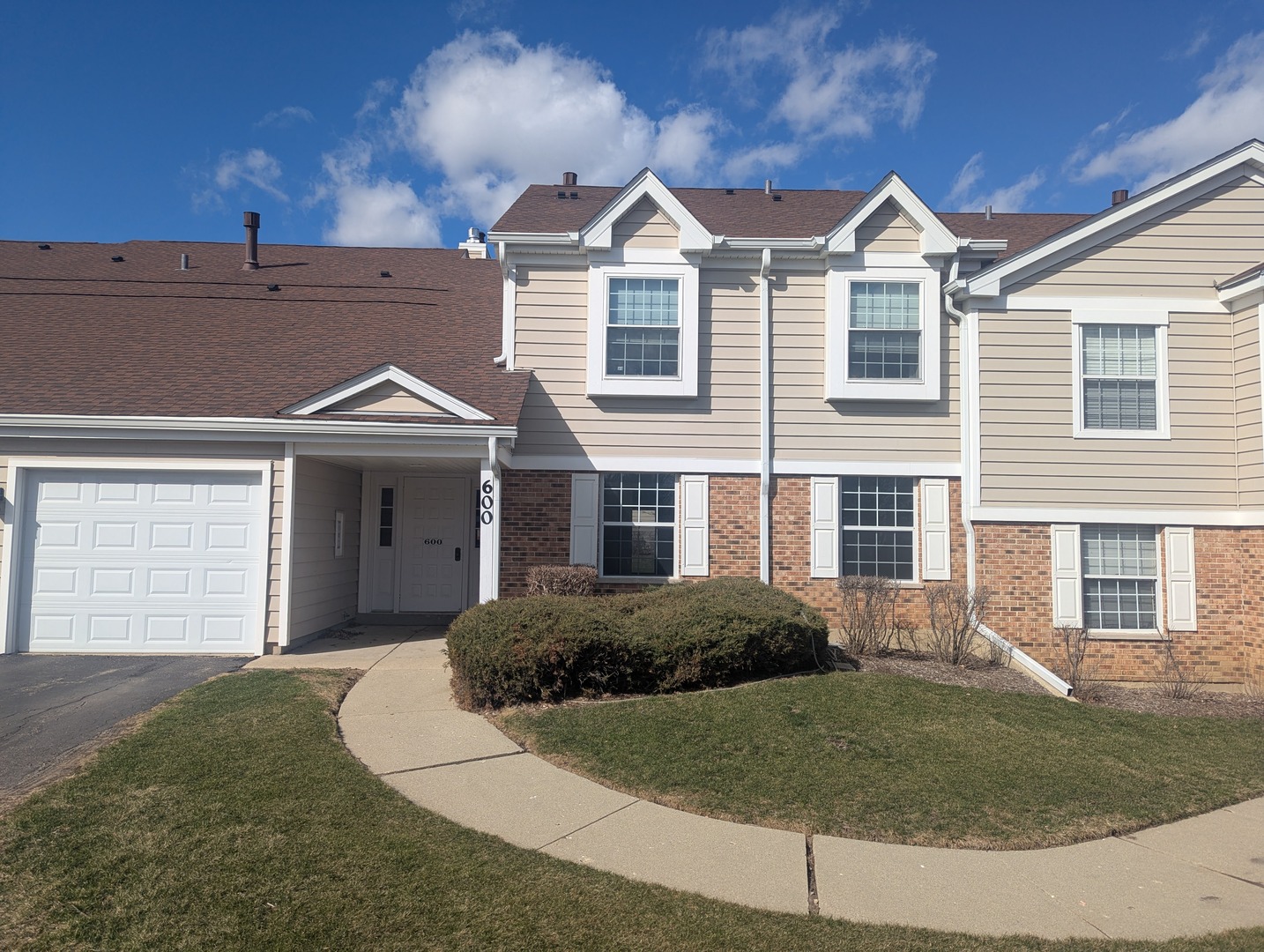 600 Eastview Court #X1, Schaumburg, IL 60193