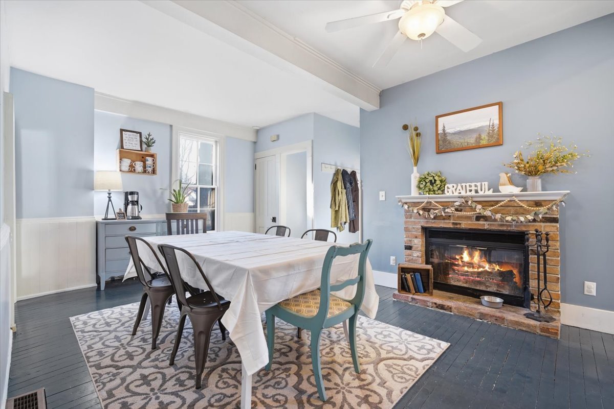 510 E Grove Street, Bloomington, IL 61701