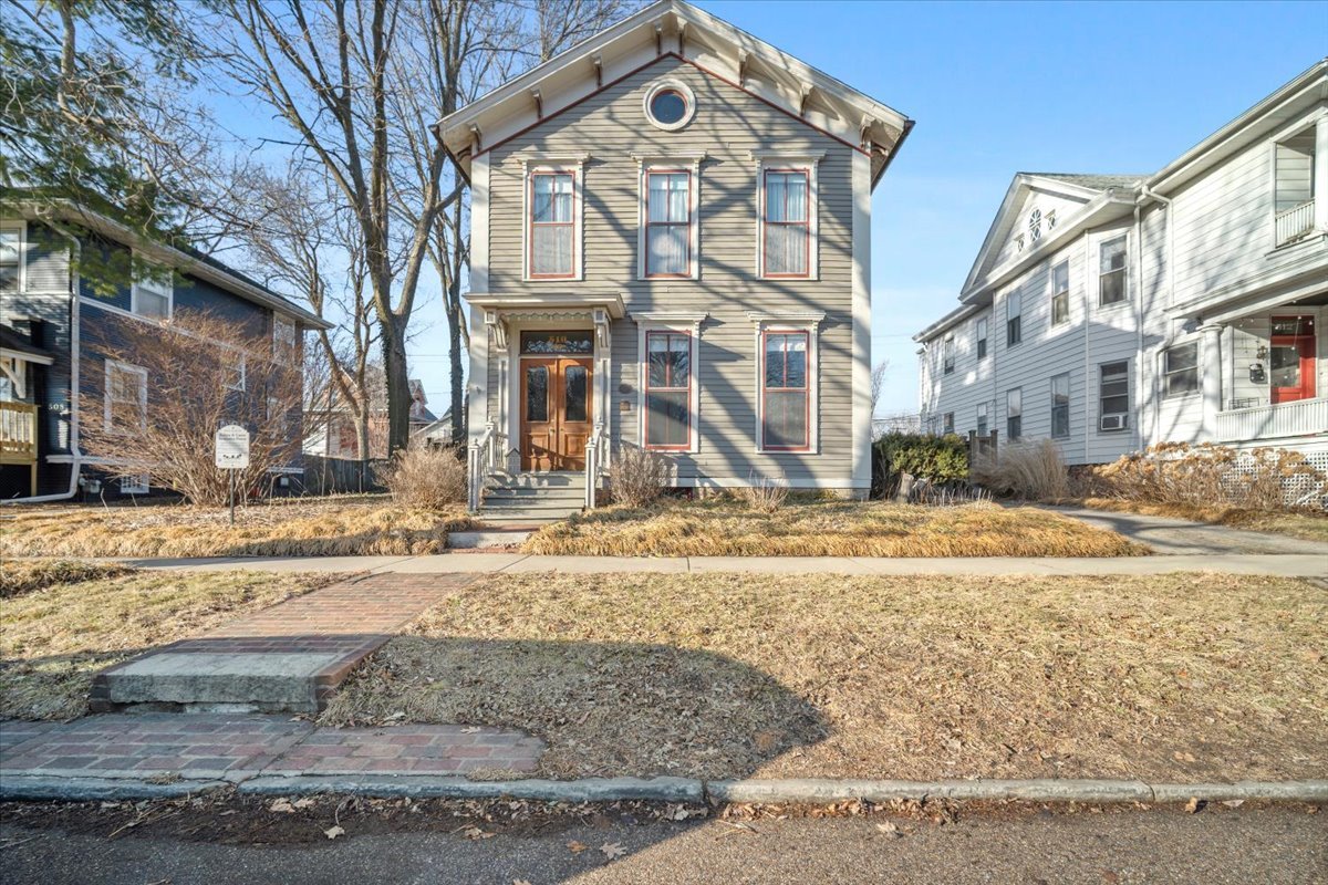 510 E Grove Street, Bloomington, IL 61701