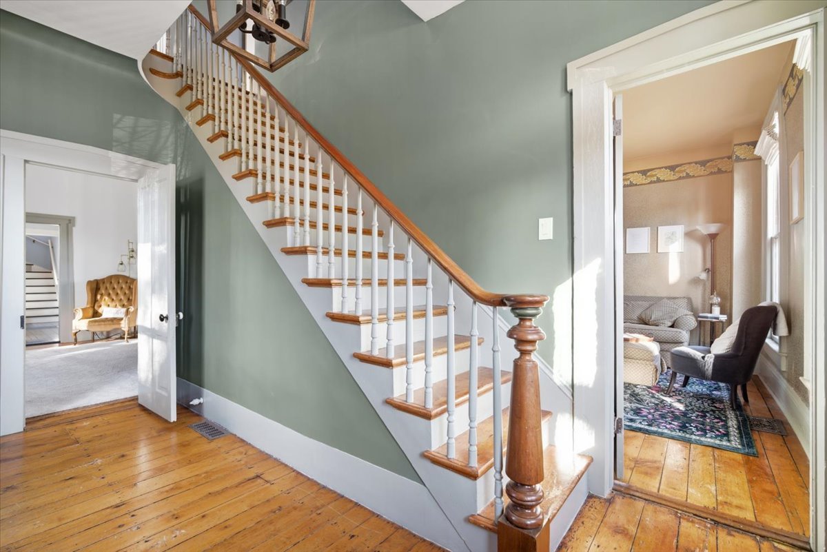 510 E Grove Street, Bloomington, IL 61701