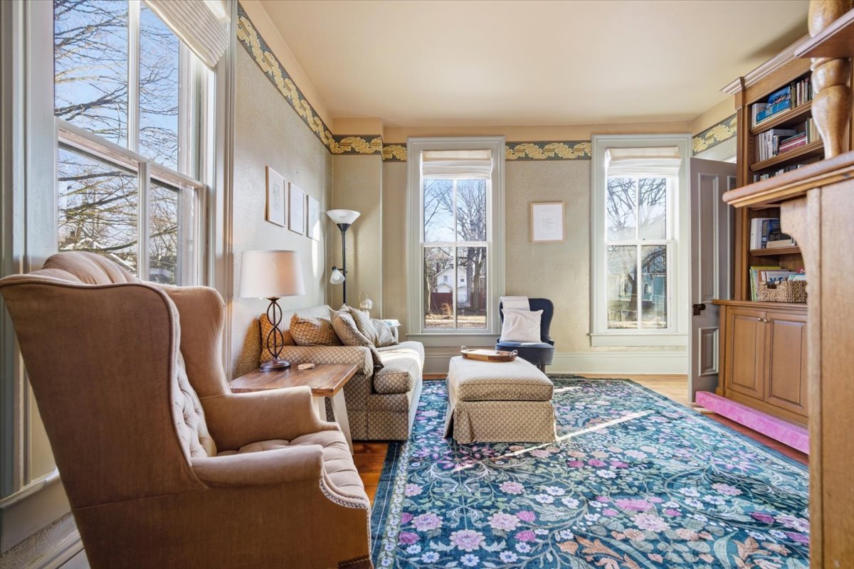 510 E Grove Street, Bloomington, IL 61701