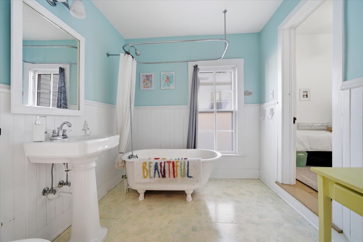 510 E Grove Street, Bloomington, IL 61701