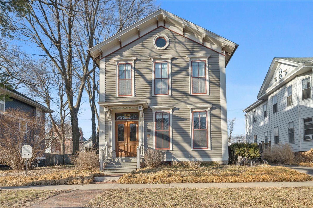 510 E Grove Street, Bloomington, IL 61701