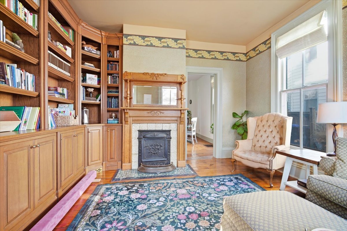 510 E Grove Street, Bloomington, IL 61701