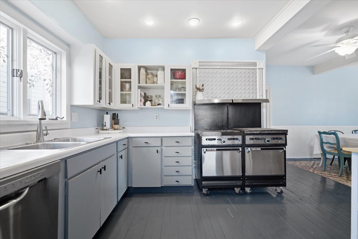 510 E Grove Street, Bloomington, IL 61701