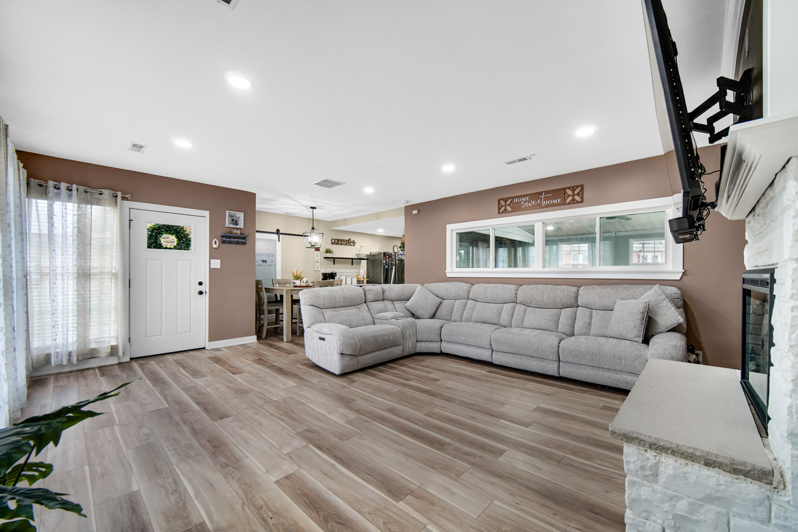 920 Theresa Lane, Chicago Heights, IL 60411