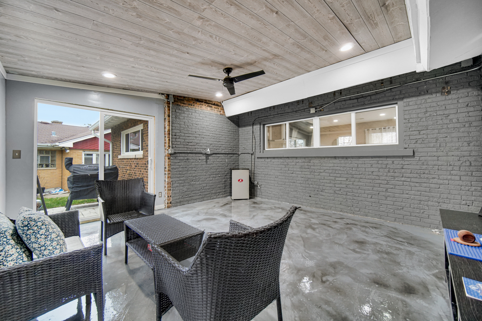 920 Theresa Lane, Chicago Heights, IL 60411