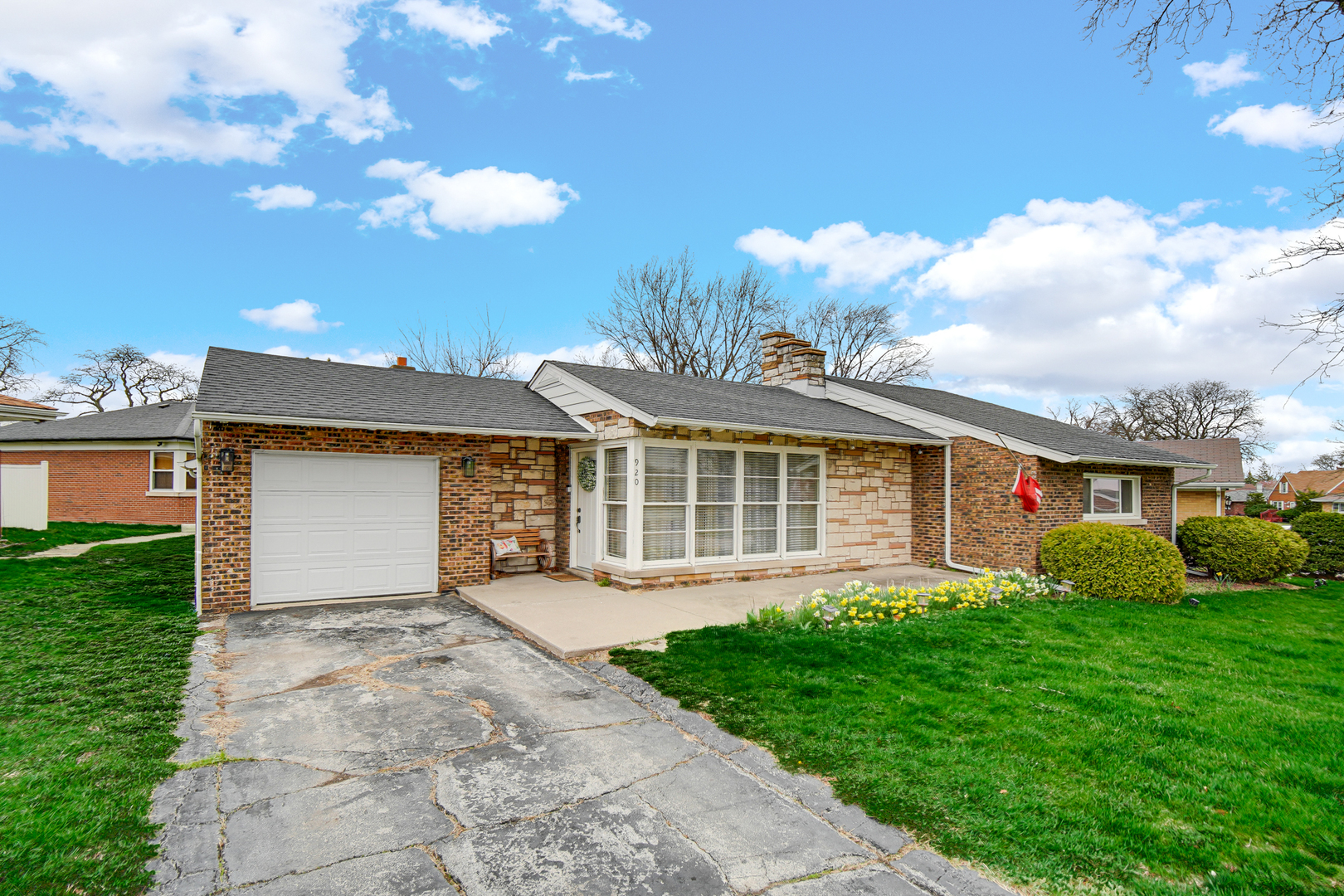 920 Theresa Lane, Chicago Heights, IL 60411