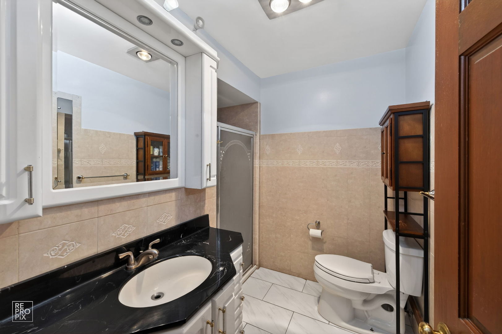 221 E Grantley Avenue, Elmhurst, IL 60126