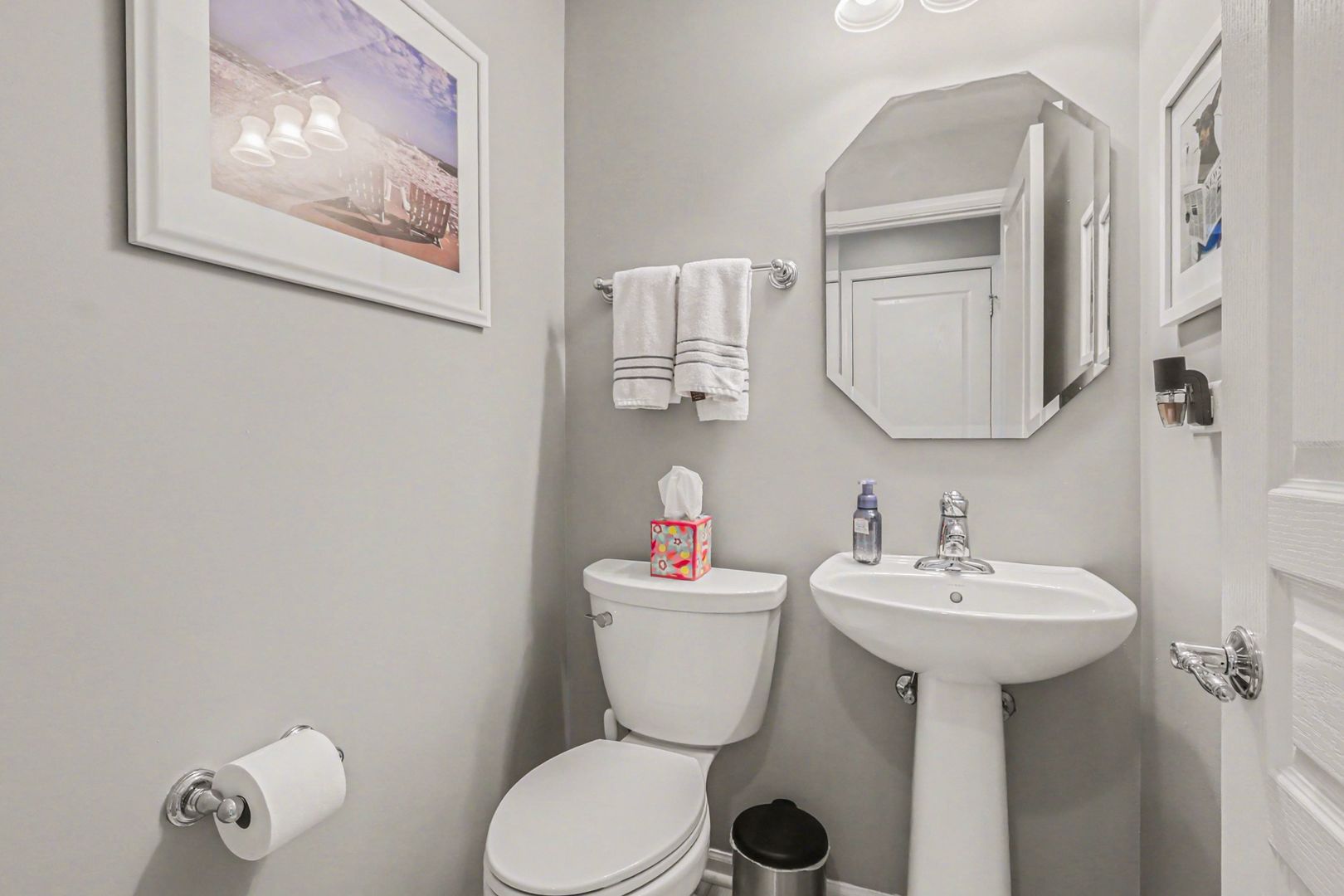 102 Devoe Drive #102, Oswego, IL 60543