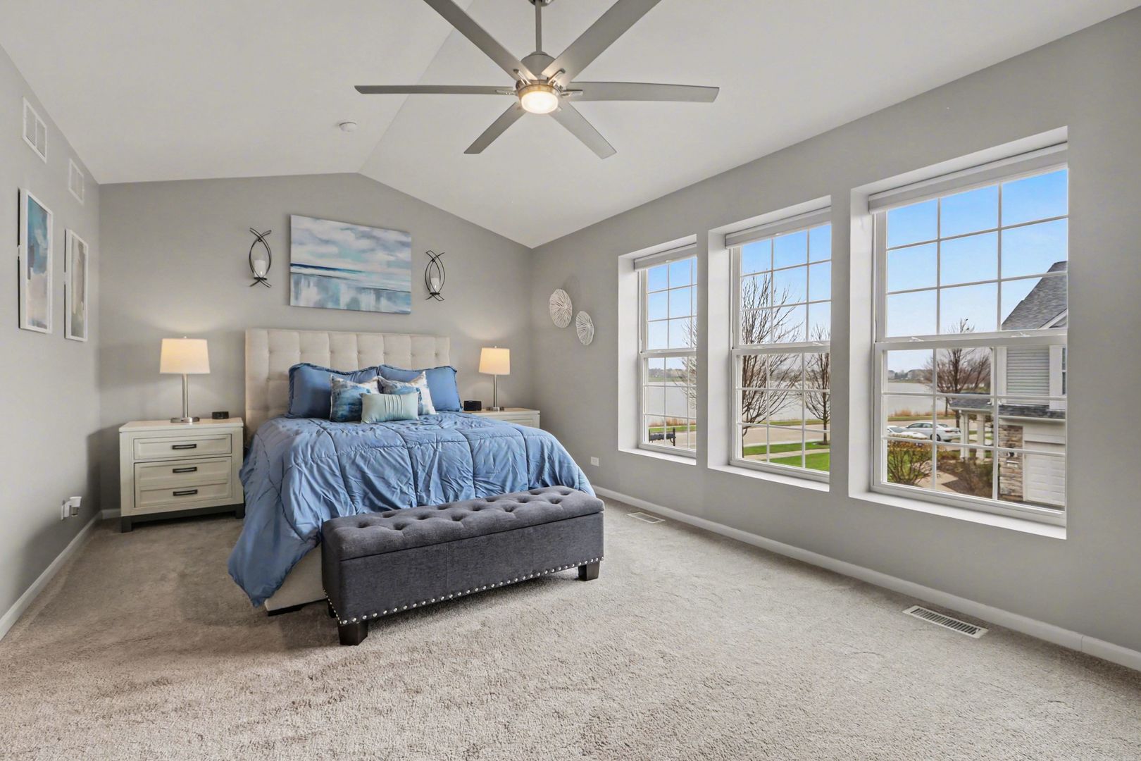 102 Devoe Drive #102, Oswego, IL 60543