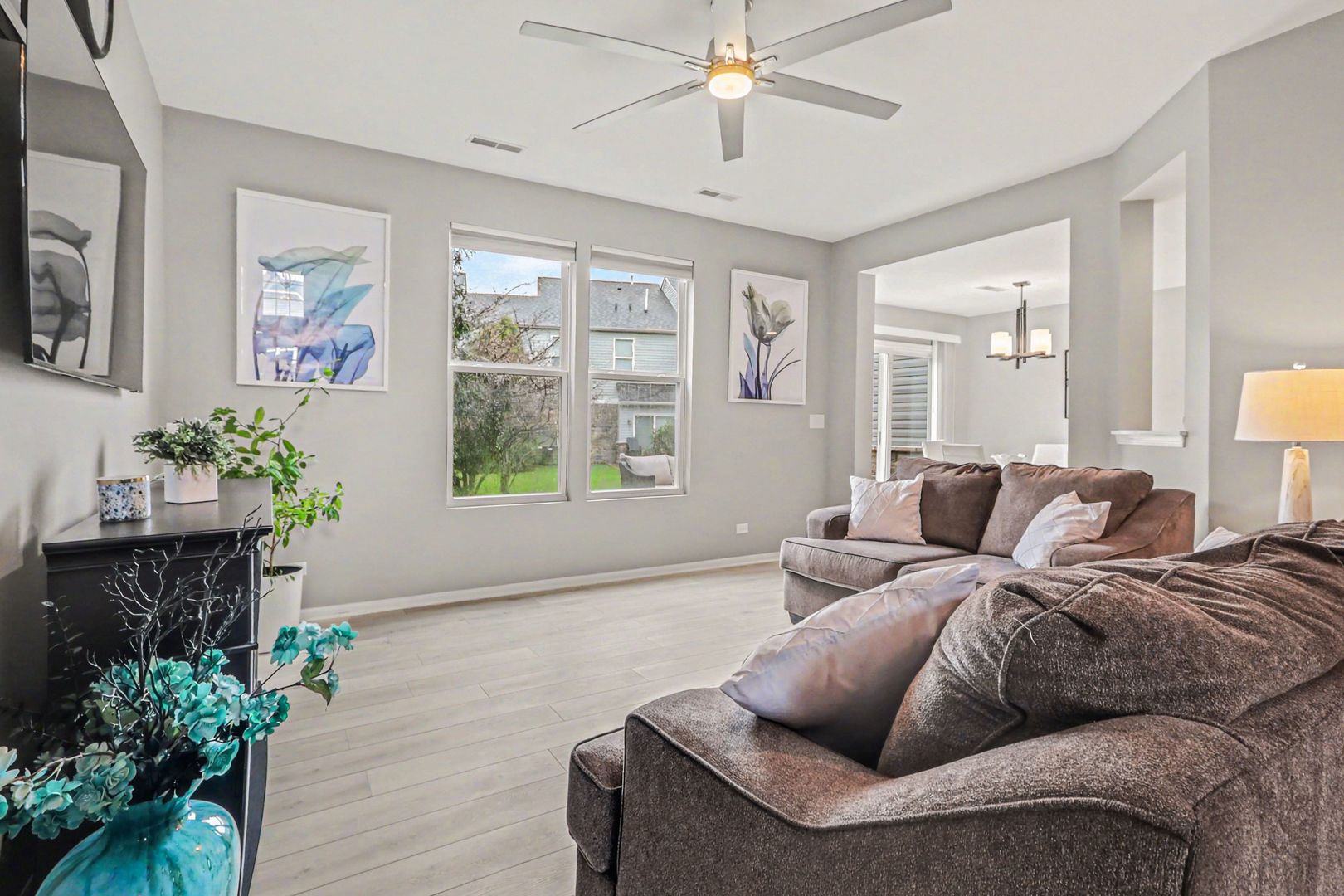 102 Devoe Drive #102, Oswego, IL 60543