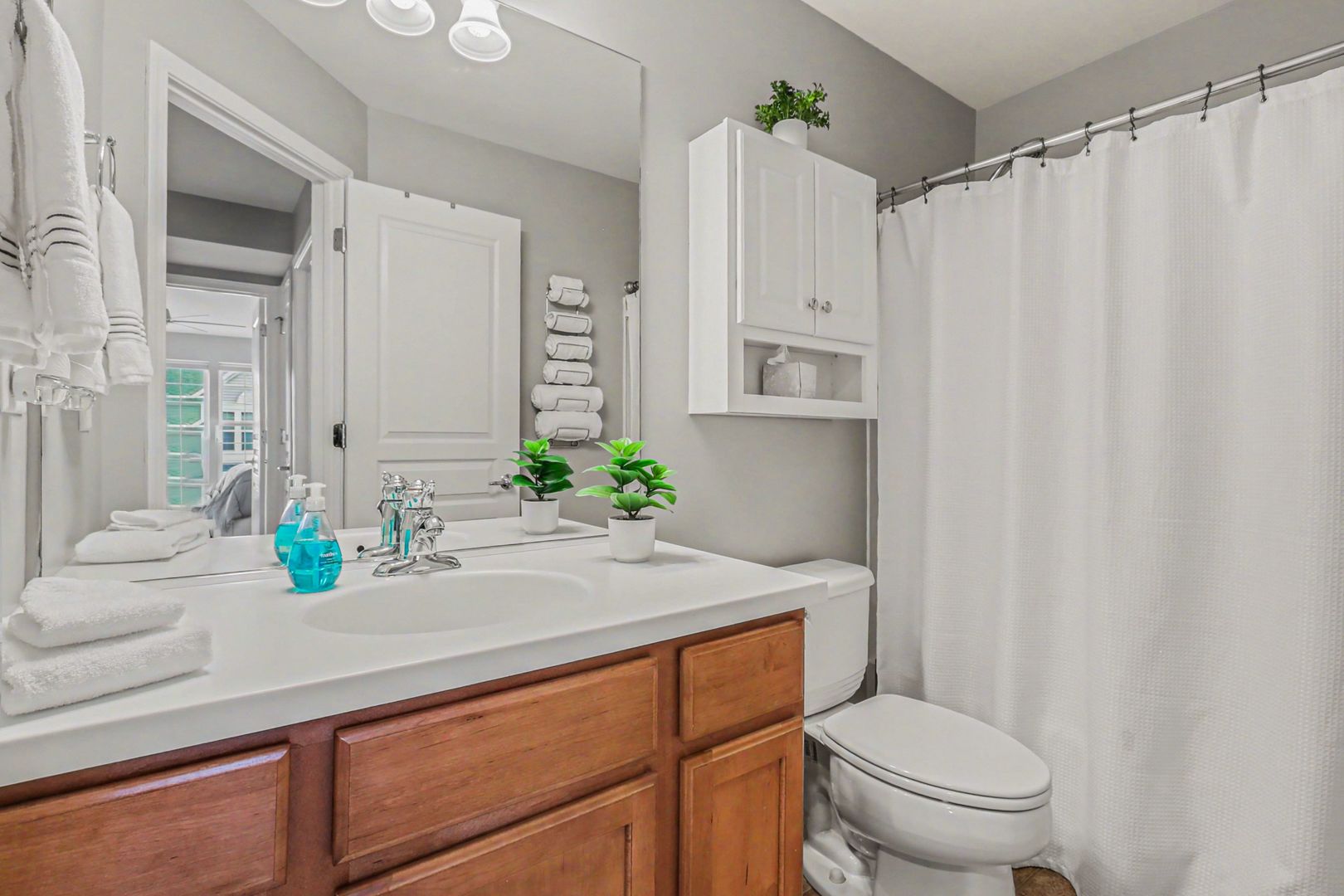 102 Devoe Drive #102, Oswego, IL 60543