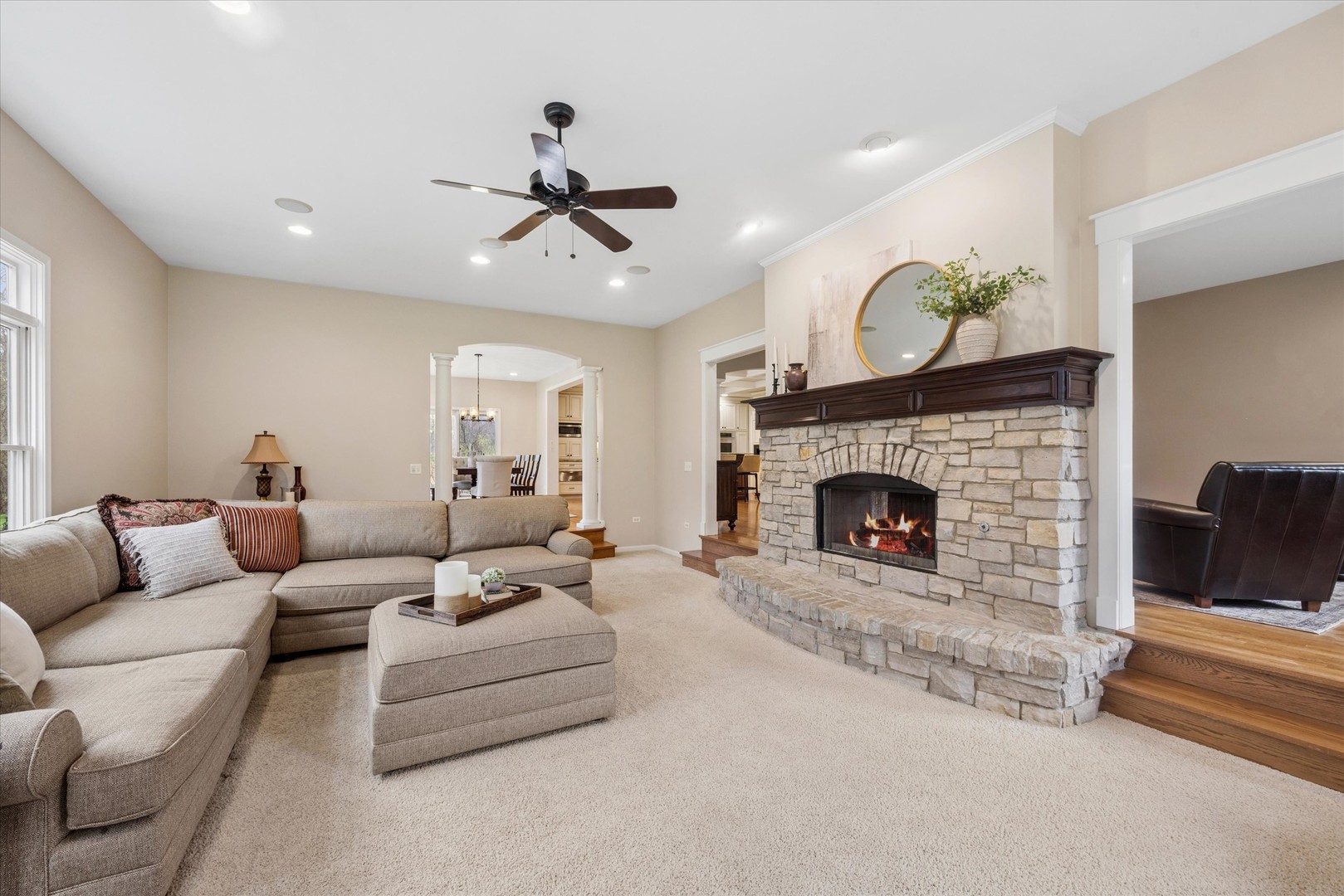 9025 Darien Woods Court, Darien, IL 60561