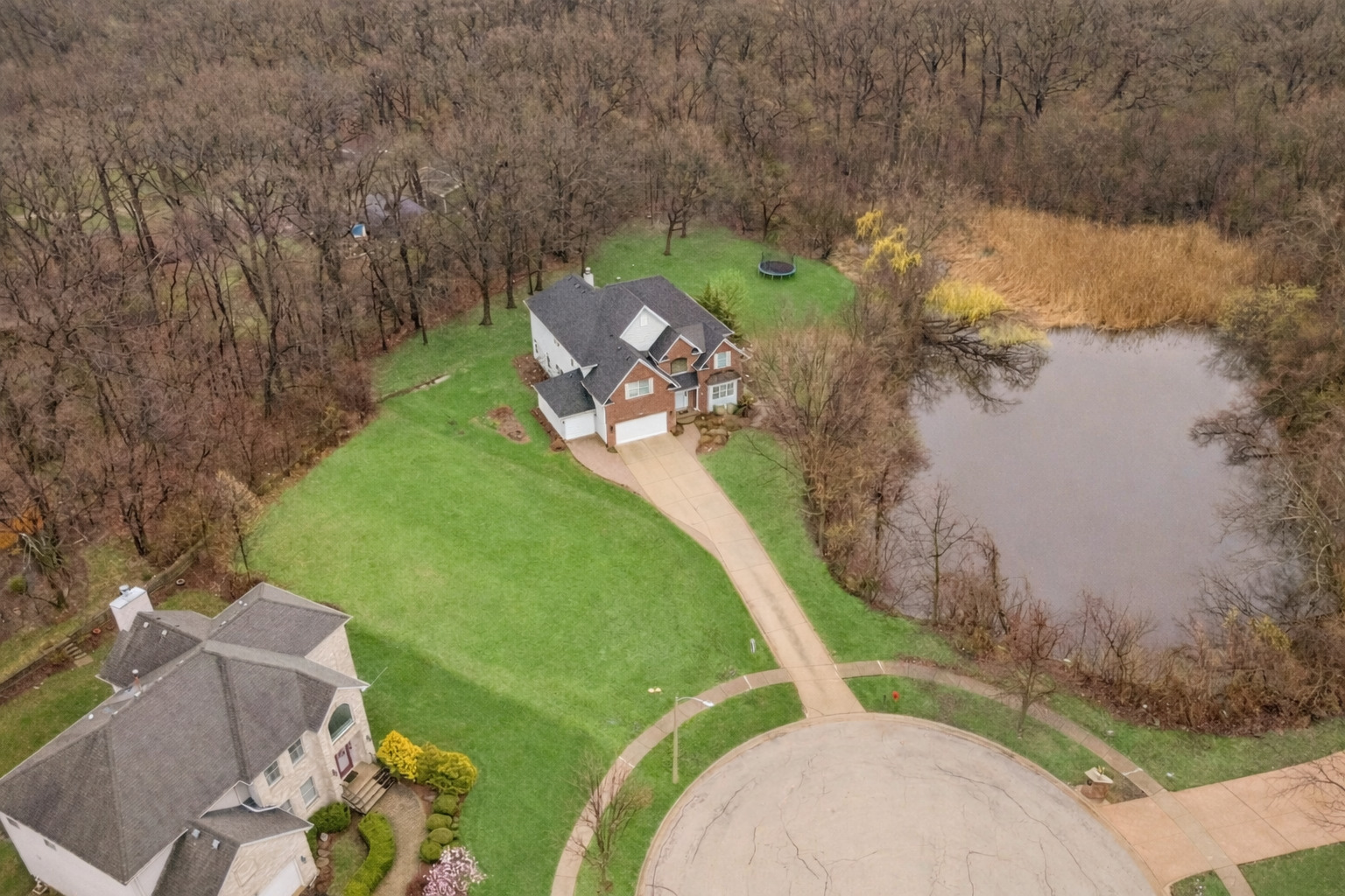 9025 Darien Woods Court, Darien, IL 60561