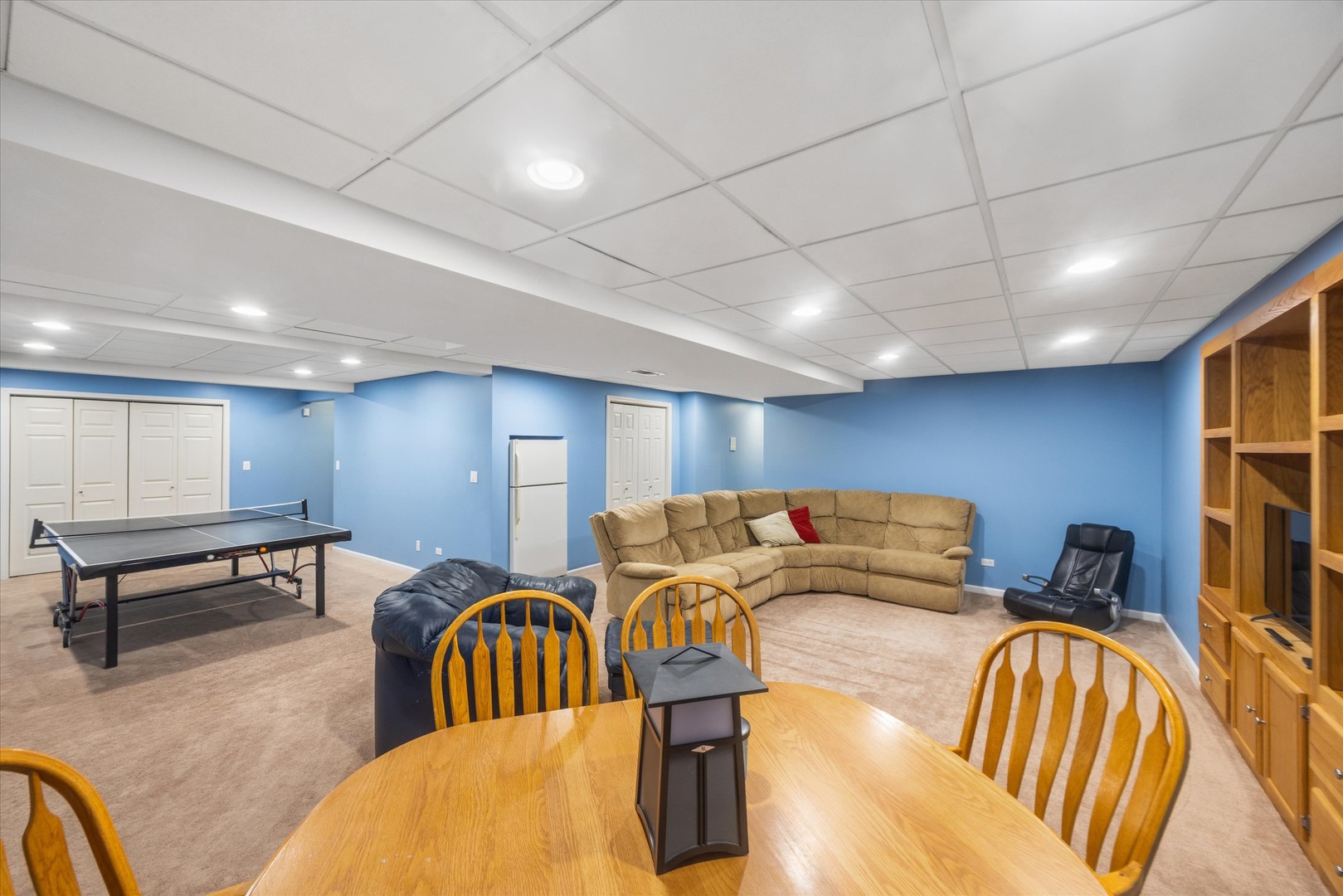 9025 Darien Woods Court, Darien, IL 60561