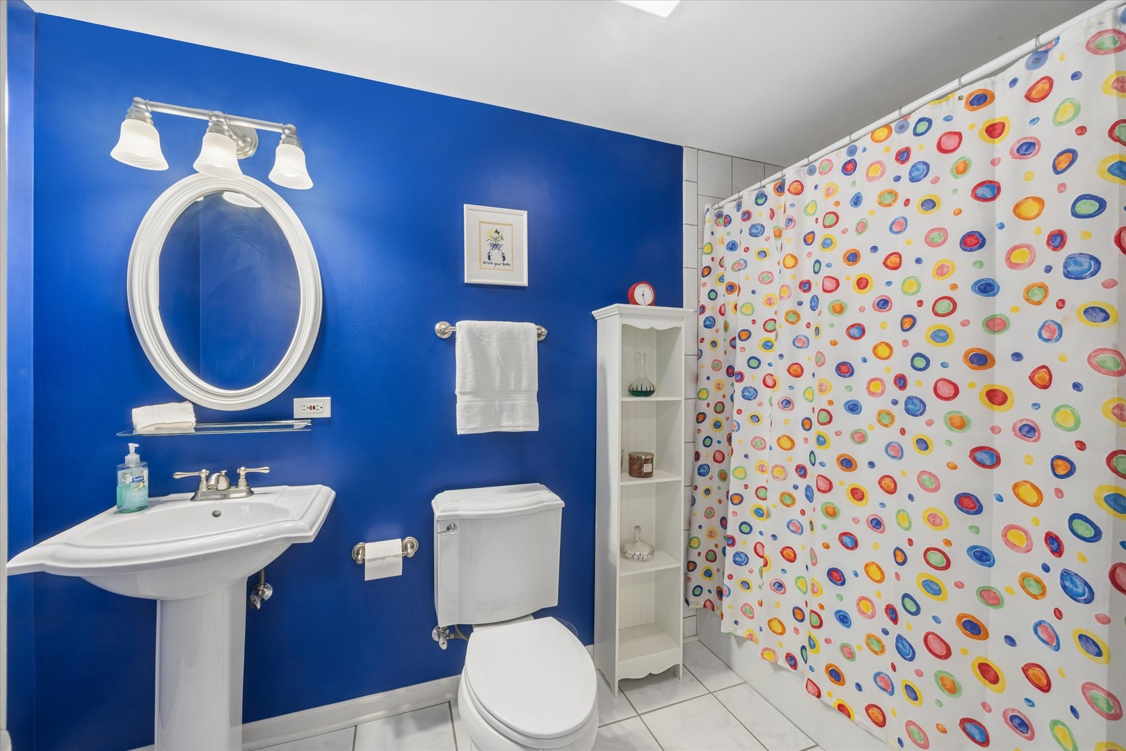 9025 Darien Woods Court, Darien, IL 60561