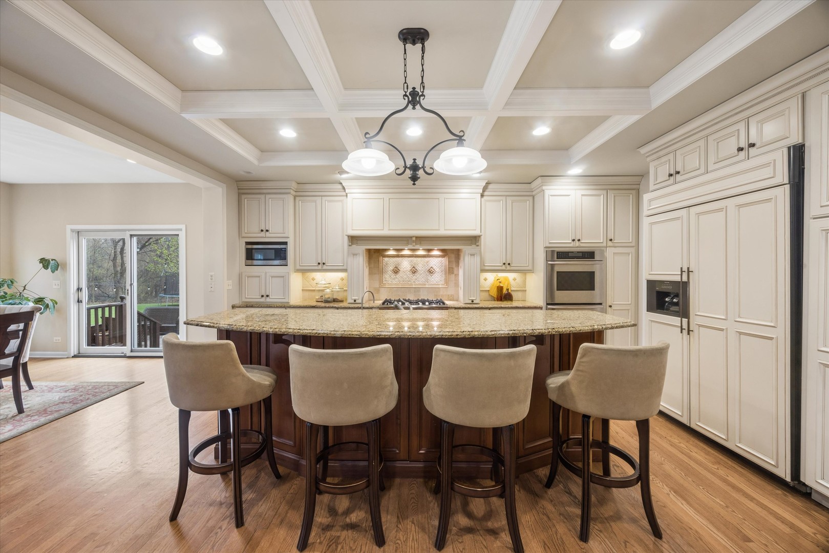 9025 Darien Woods Court, Darien, IL 60561