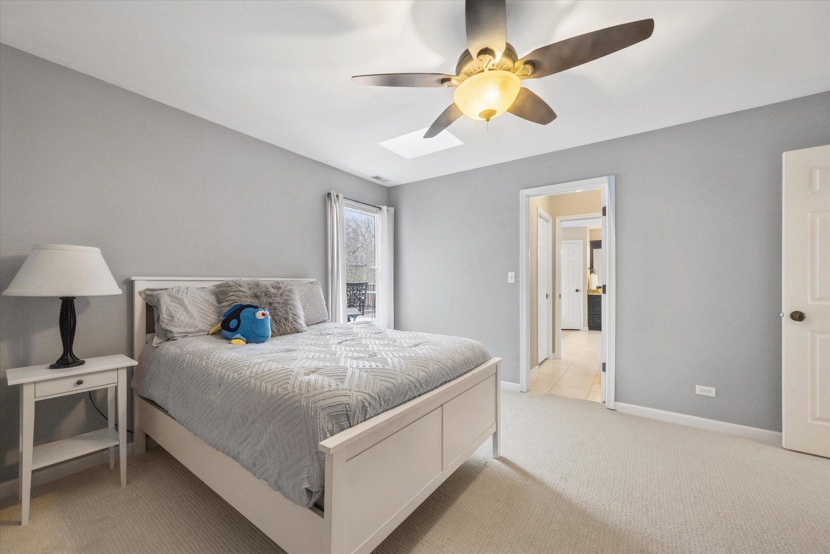 9025 Darien Woods Court, Darien, IL 60561