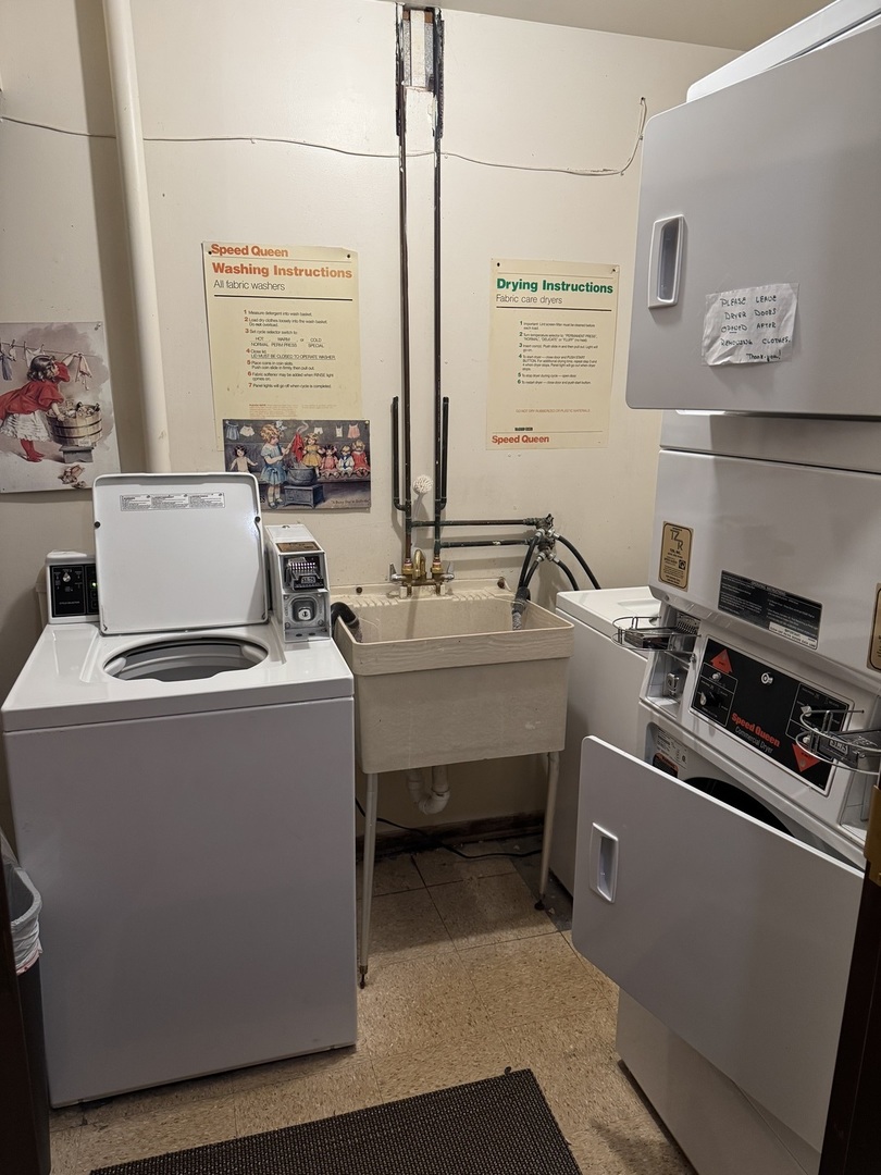 344 Sheridan Drive #1C, Willowbrook, IL 60527