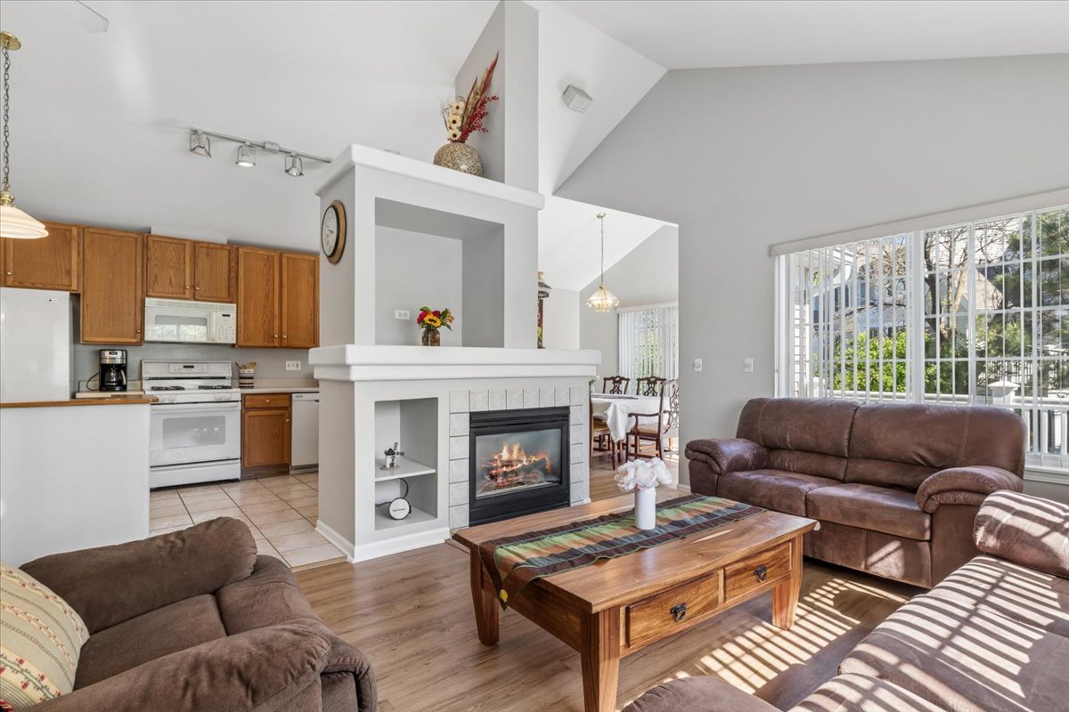1720 Sienna Court, Wheeling, IL 60090