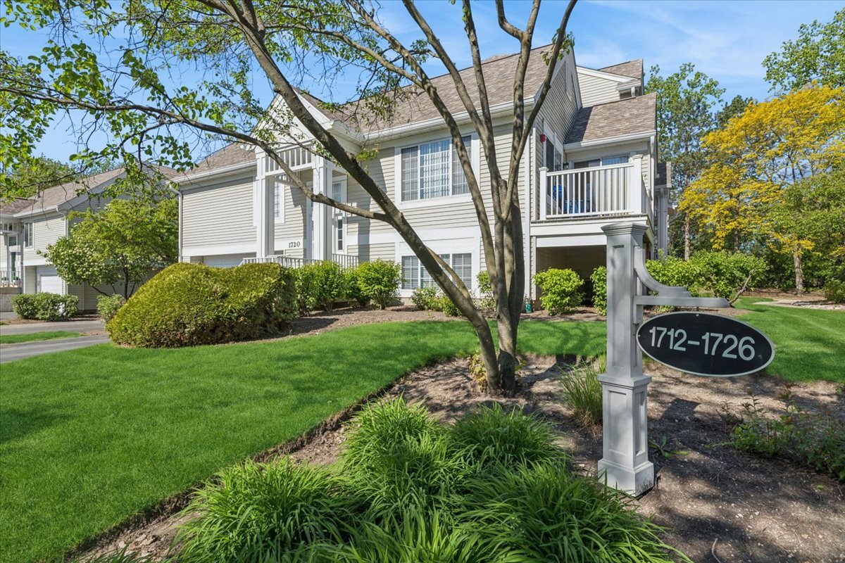 1720 Sienna Court, Wheeling, IL 60090