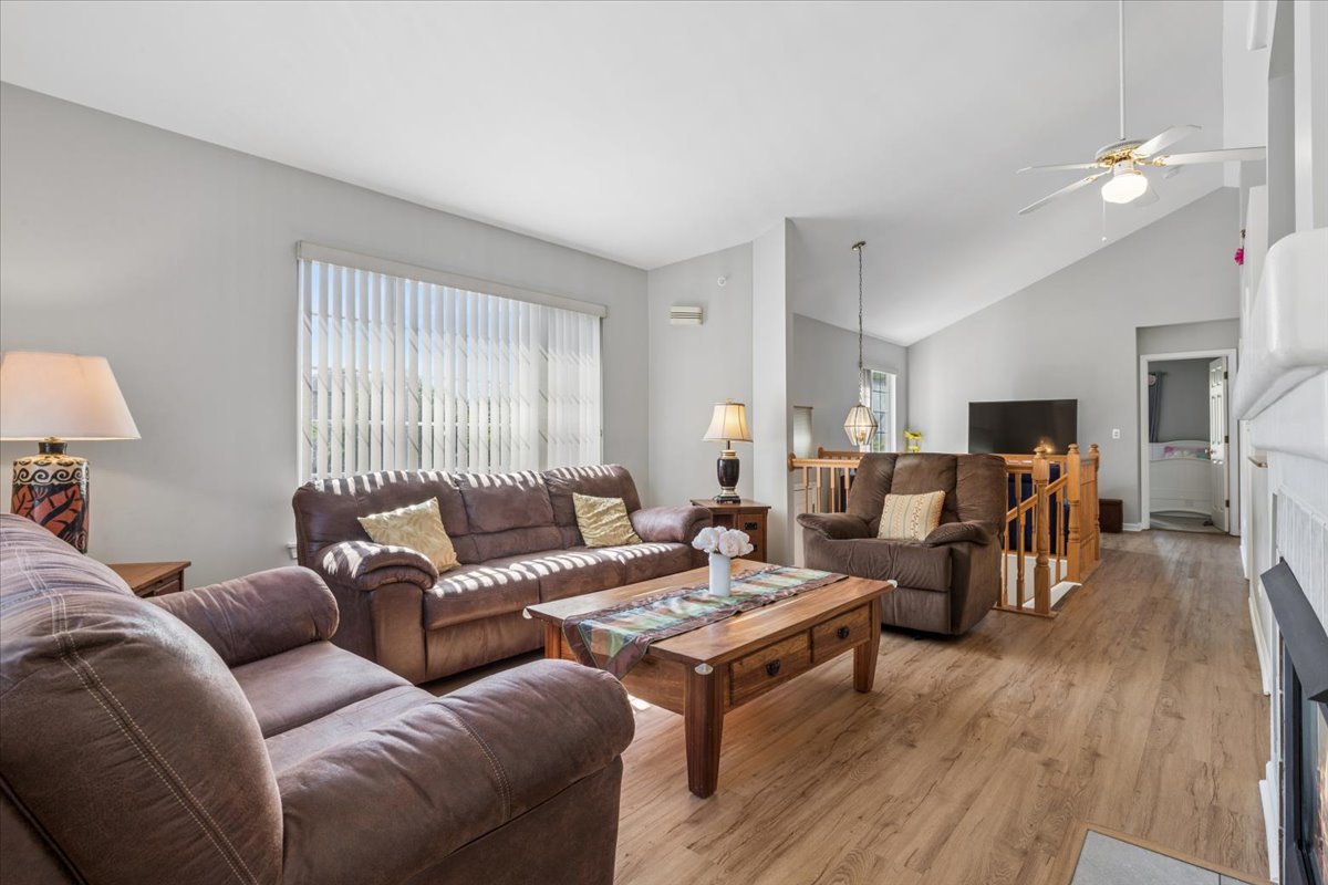 1720 Sienna Court, Wheeling, IL 60090