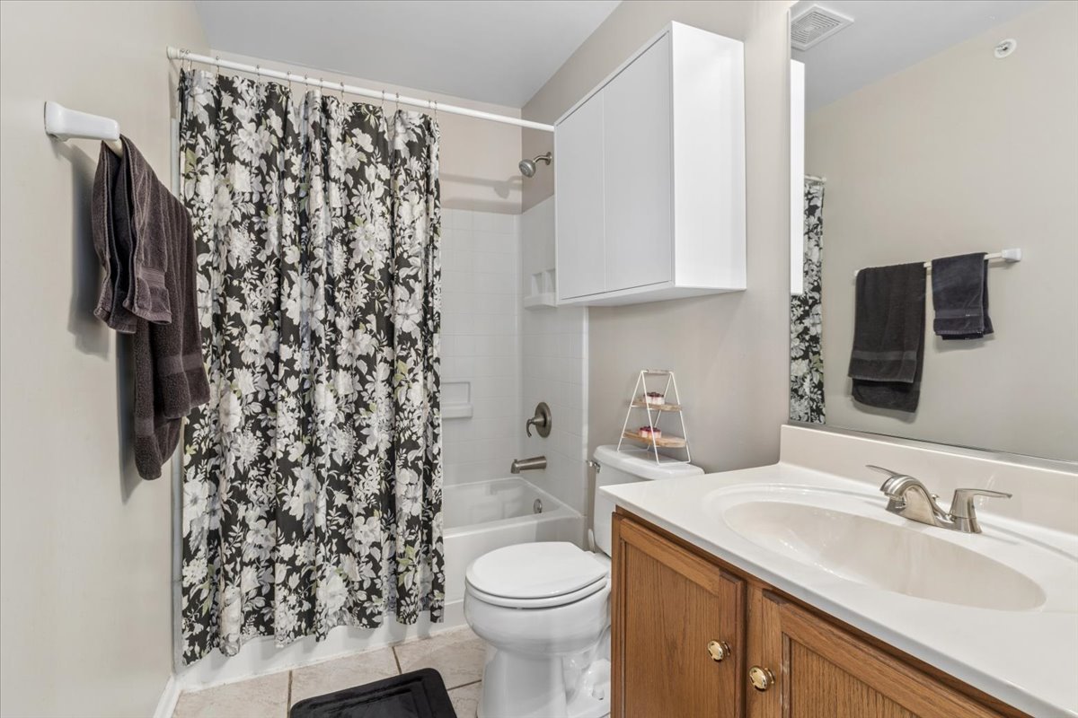 1720 Sienna Court, Wheeling, IL 60090