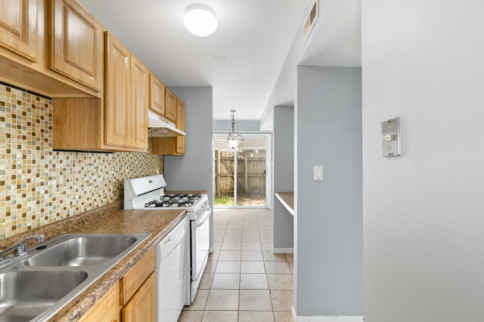 9 Fernwood Drive #N, Bolingbrook, IL 60440