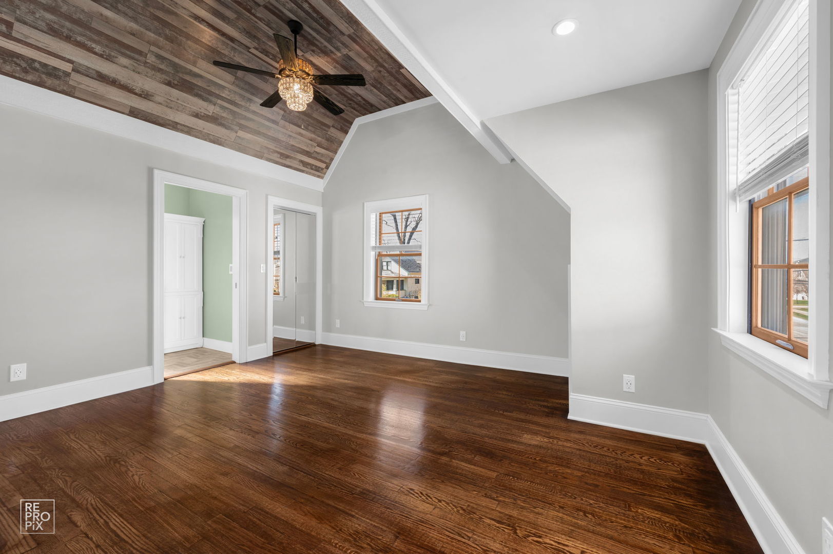 120 E Fremont Avenue, Elmhurst, IL 60126