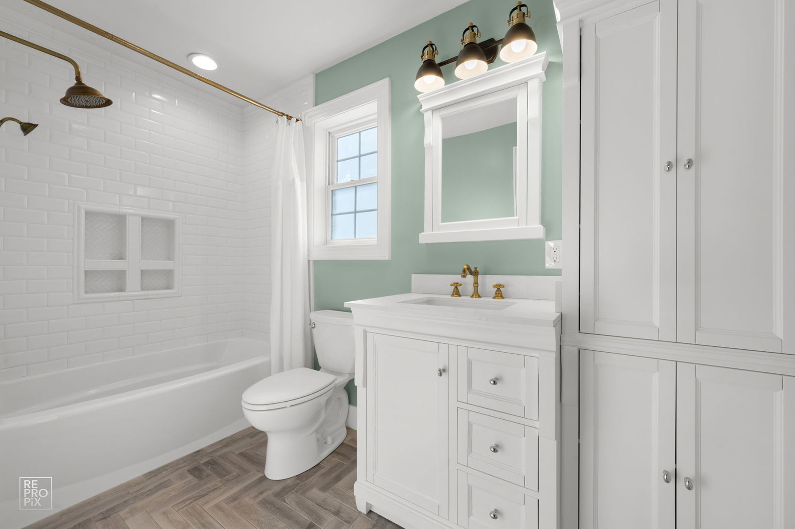 120 E Fremont Avenue, Elmhurst, IL 60126