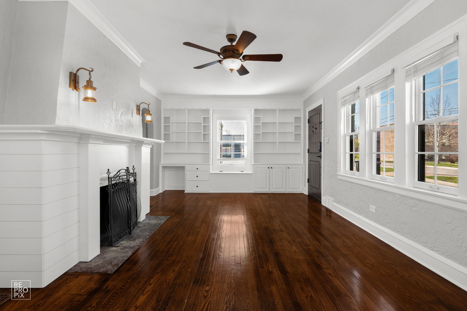 120 E Fremont Avenue, Elmhurst, IL 60126