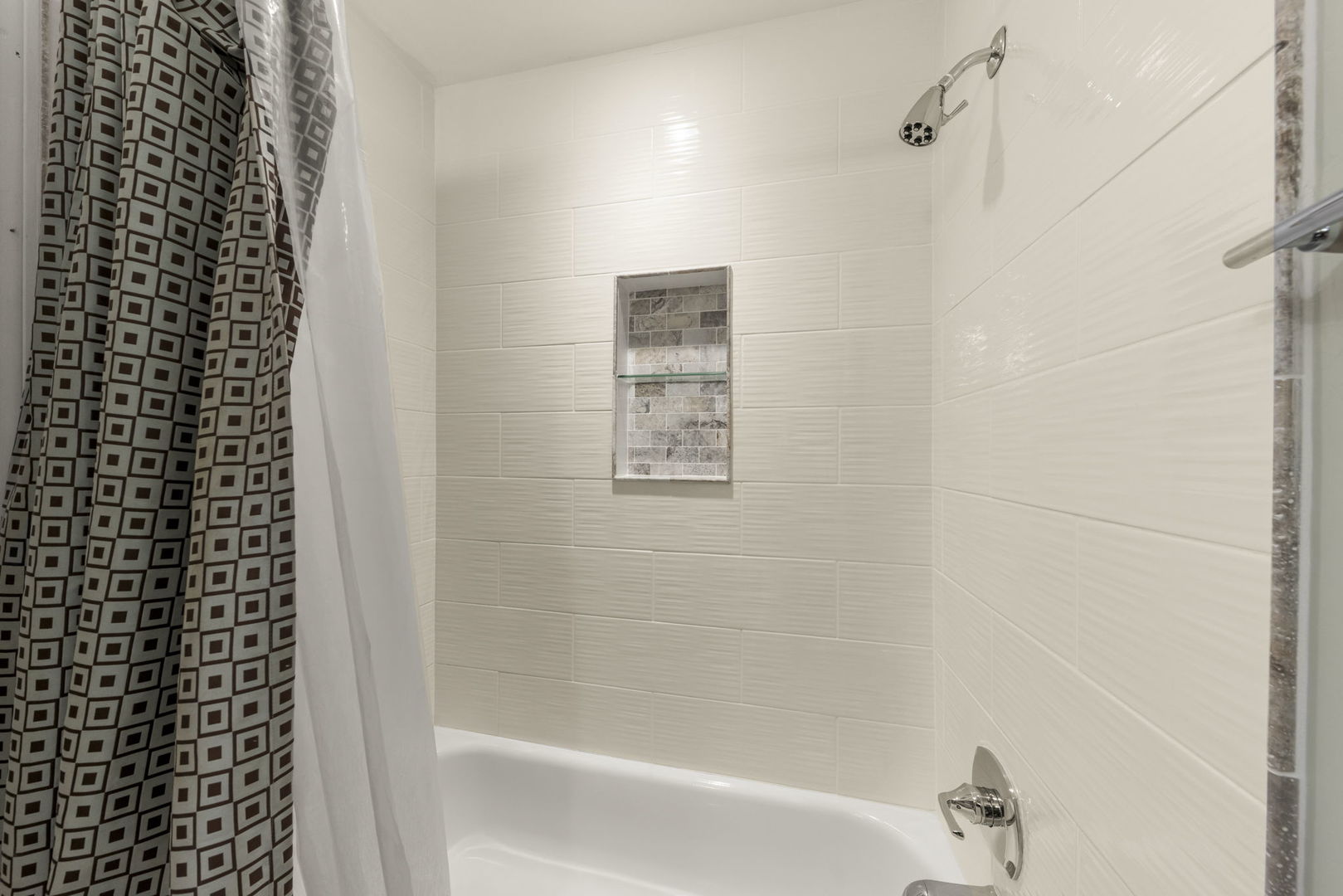 2356 Richmond Drive, Wheaton, IL 60189