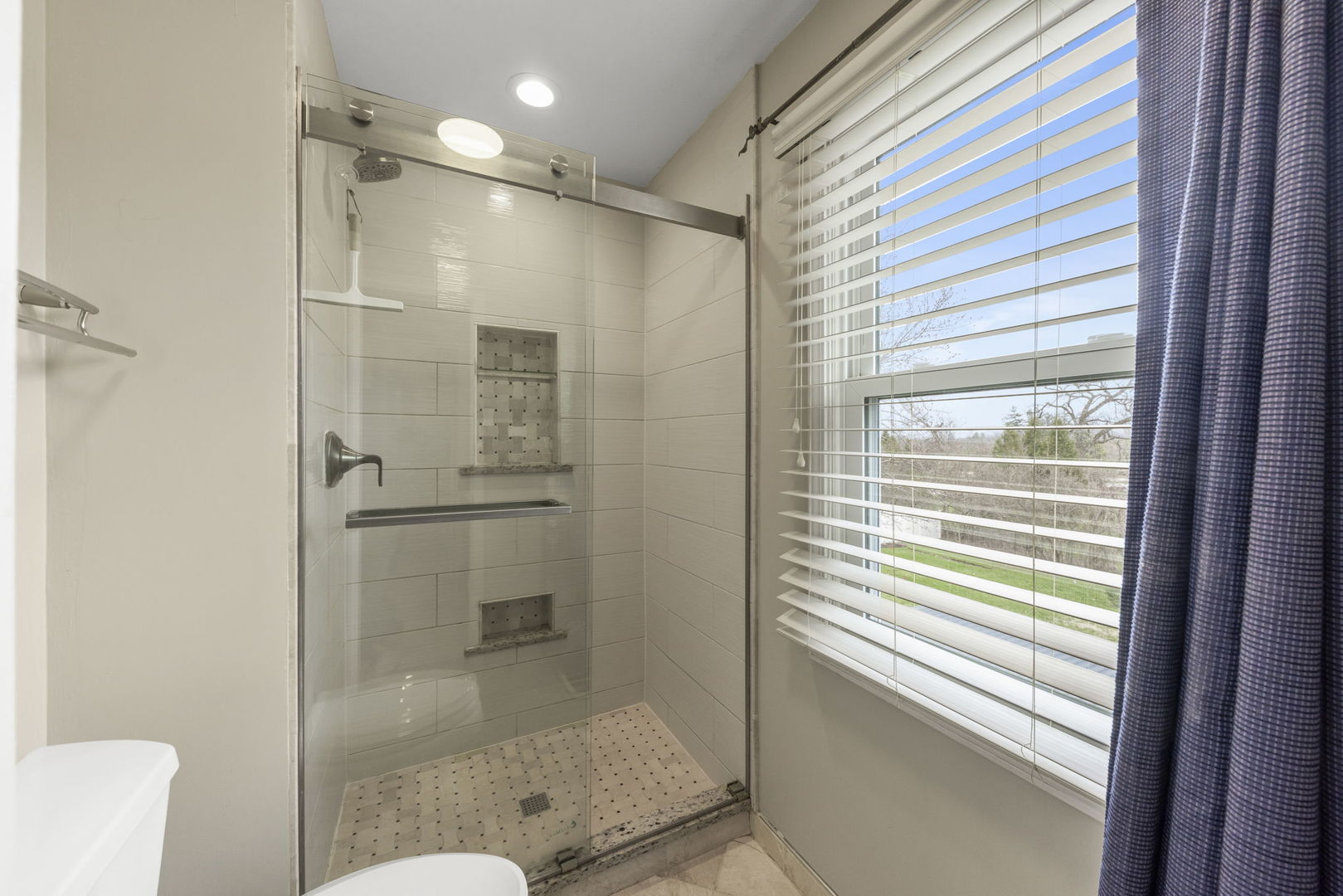 2356 Richmond Drive, Wheaton, IL 60189