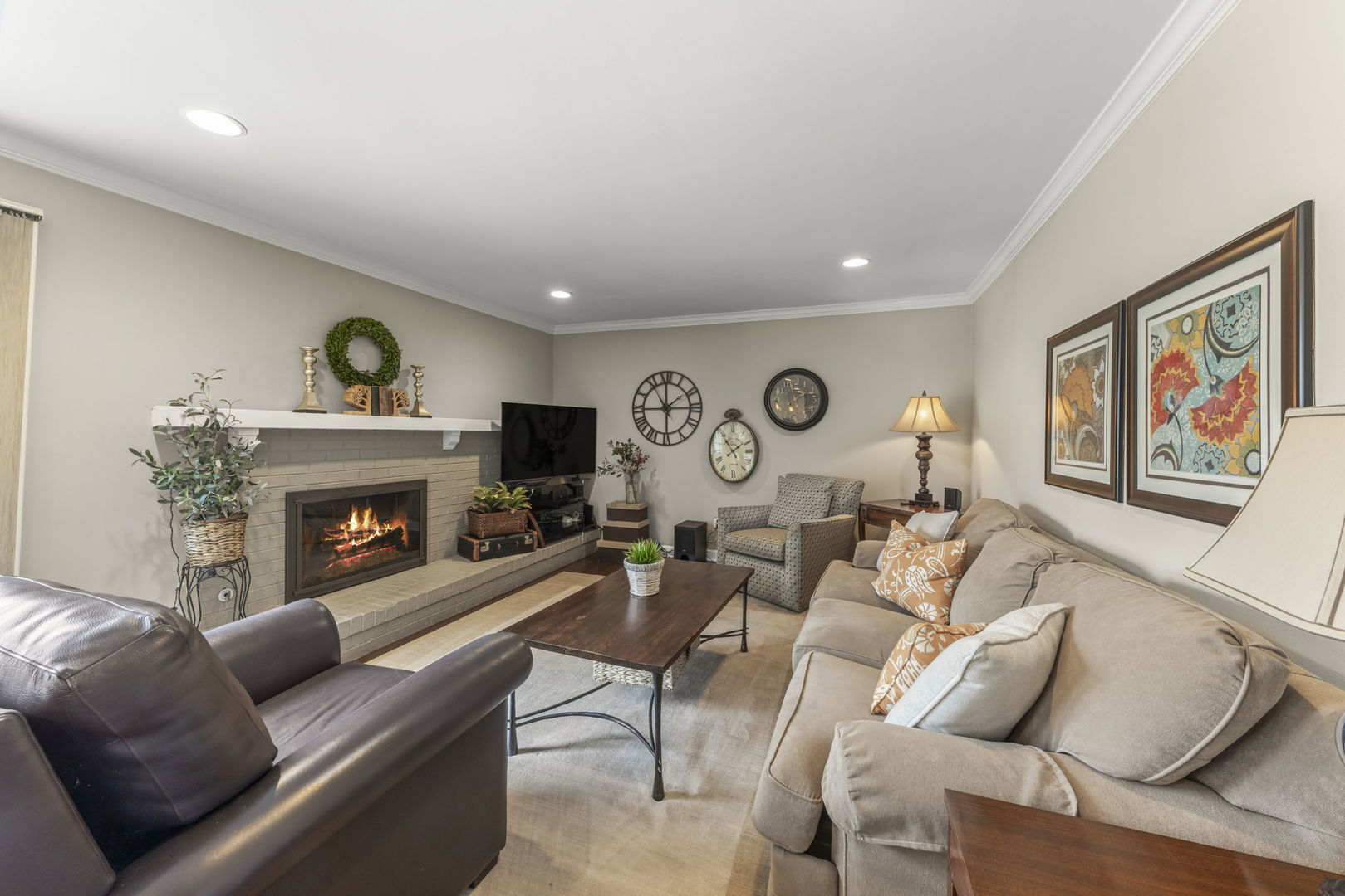 2356 Richmond Drive, Wheaton, IL 60189