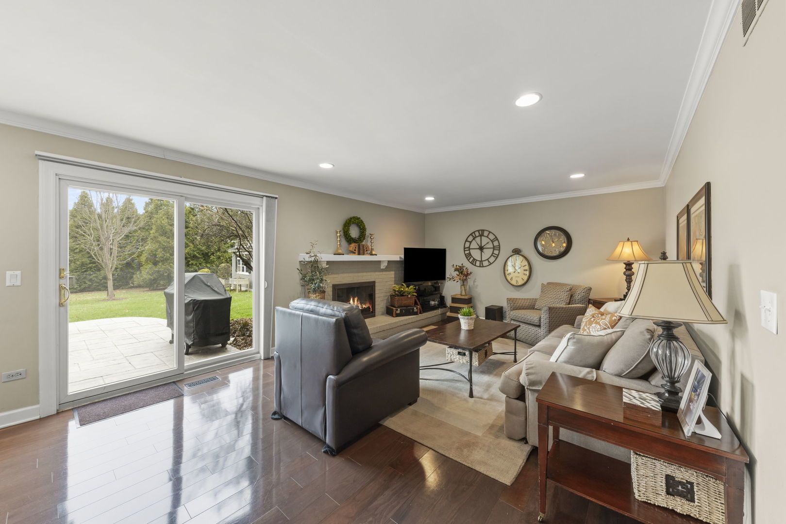 2356 Richmond Drive, Wheaton, IL 60189