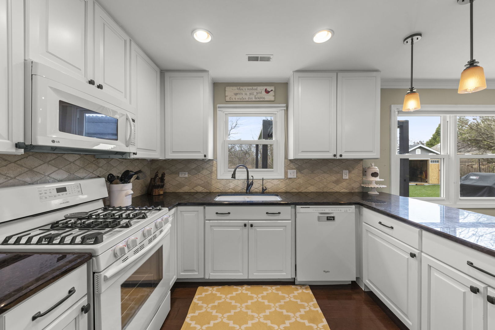 2356 Richmond Drive, Wheaton, IL 60189